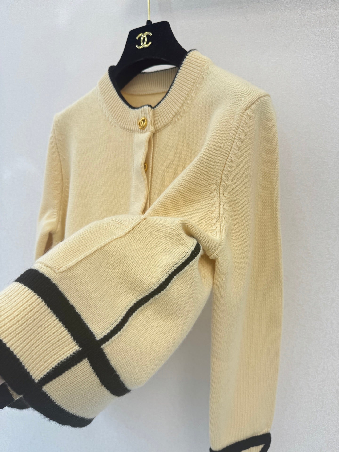 CC 26s Crew Neck Long-Sleeved Top Beige Cashmere 424791