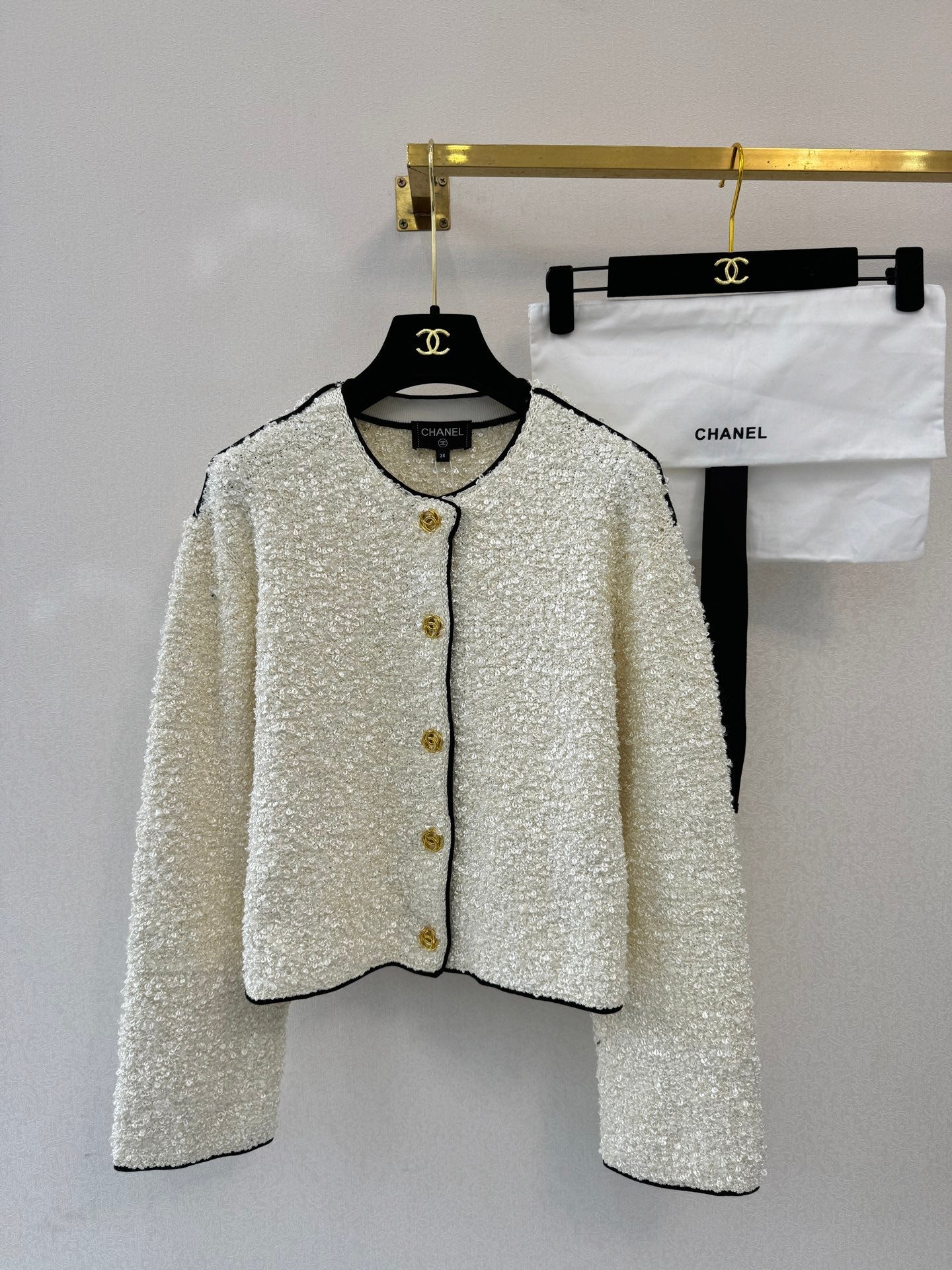 CC 26s Neck Long Sleeved Cardigan White Tweed 364287