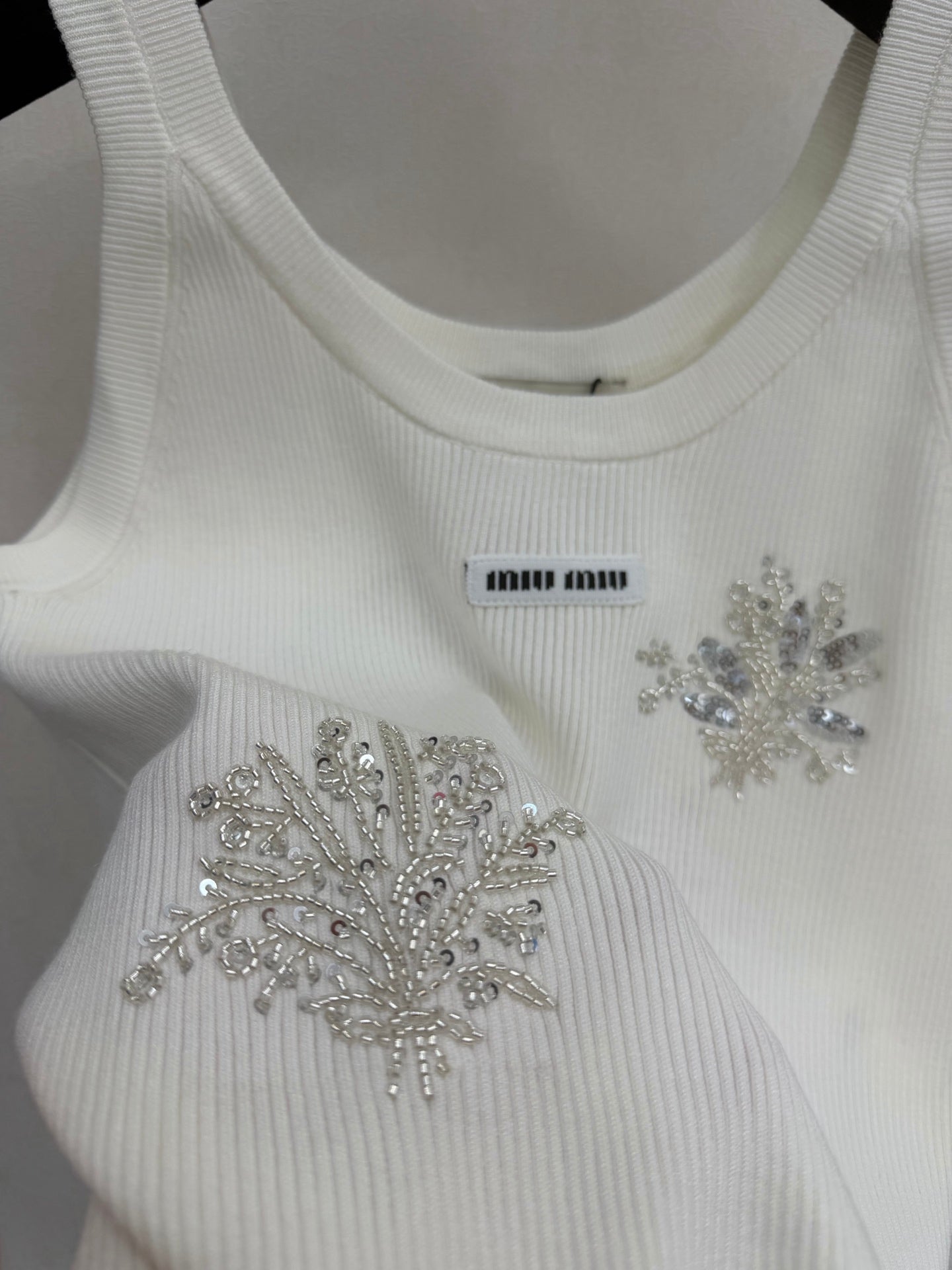 Miu Vest White High Viscosity Ice Silk 394850
