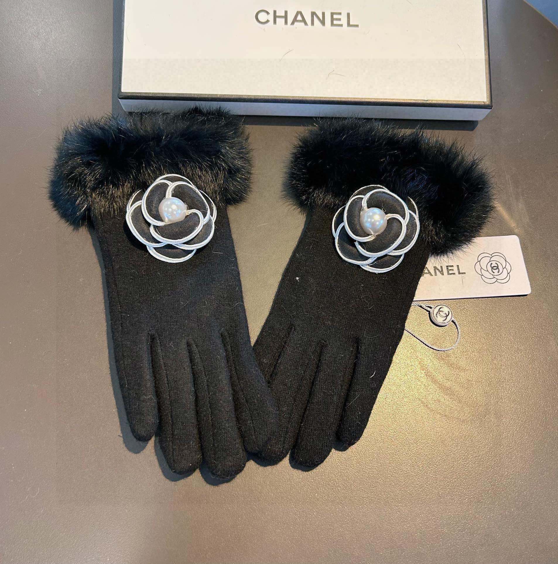 GLOVES IN BLACK WOOL WITH RABBIT FUR 439141