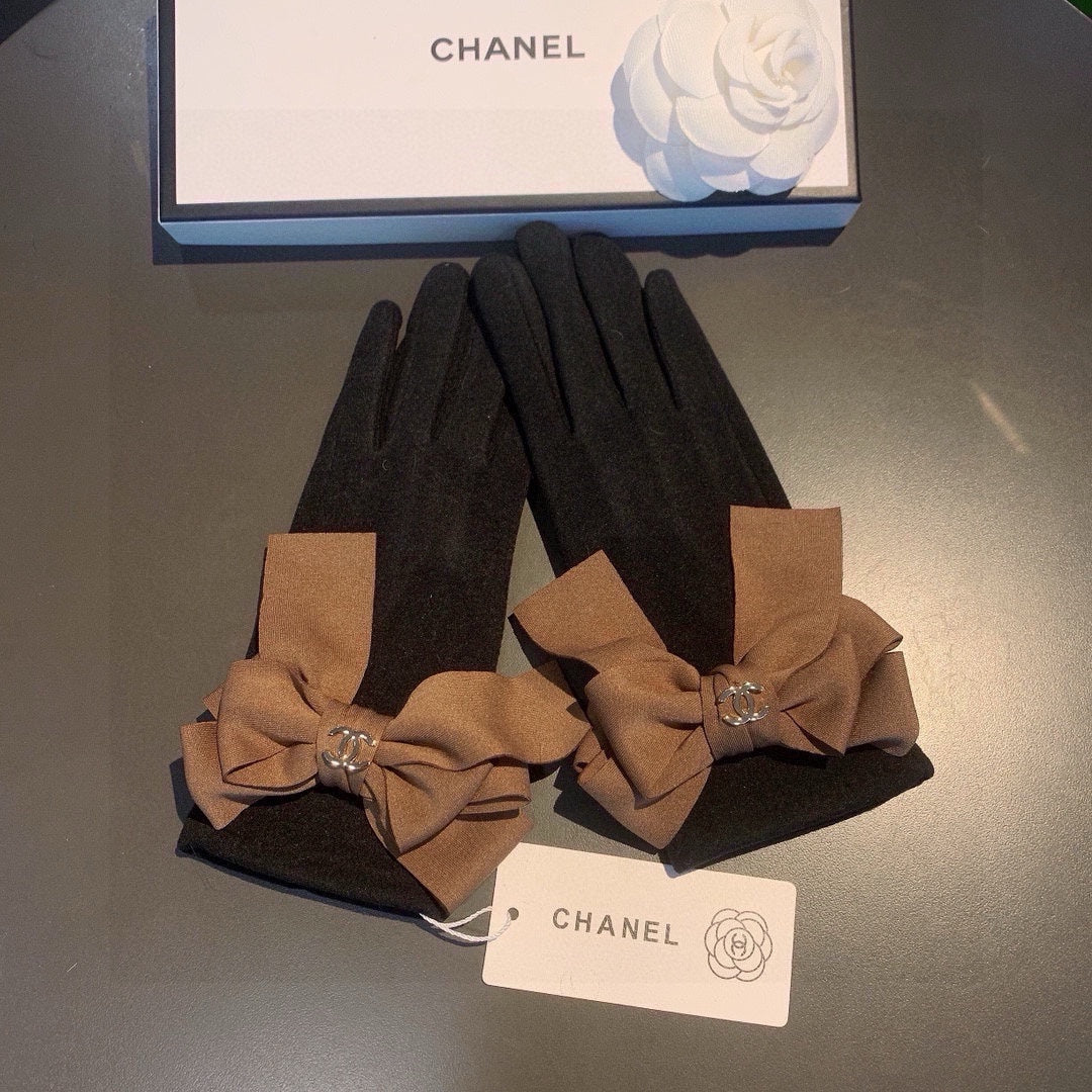 GLOVES IN BLACK WOOL 456327
