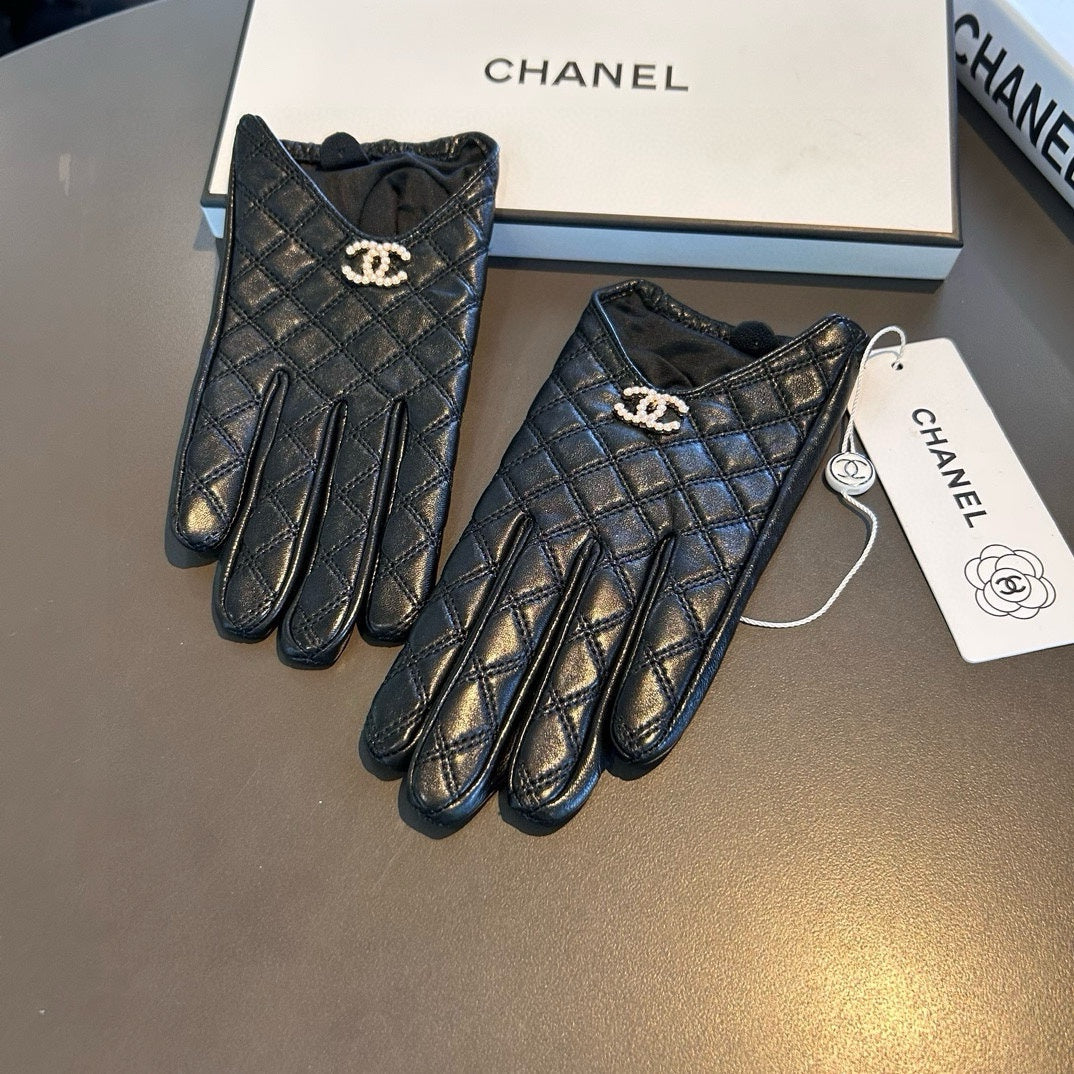 GLOVES IN BLACK LAMBSKIN 465006