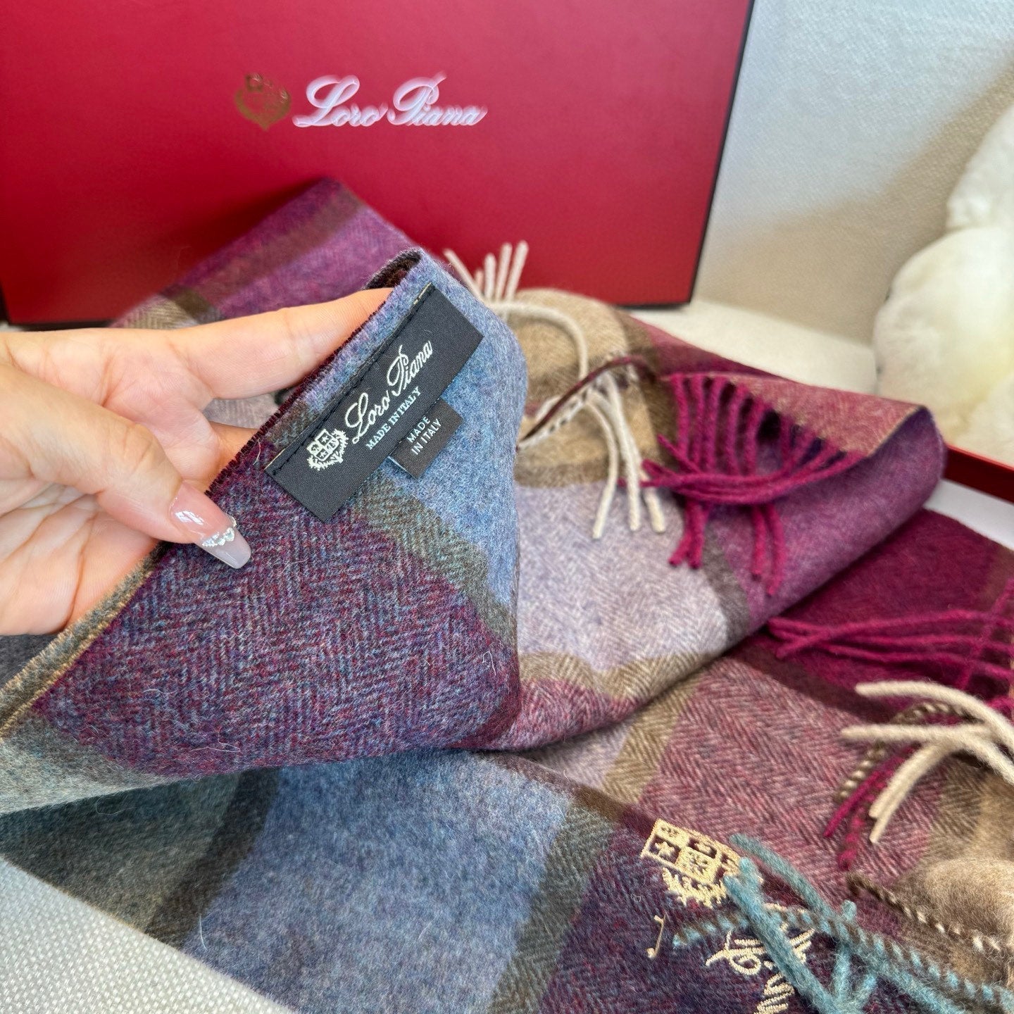 LP Classic Embroidered Scarf 185CM Purple Cashmere 292818