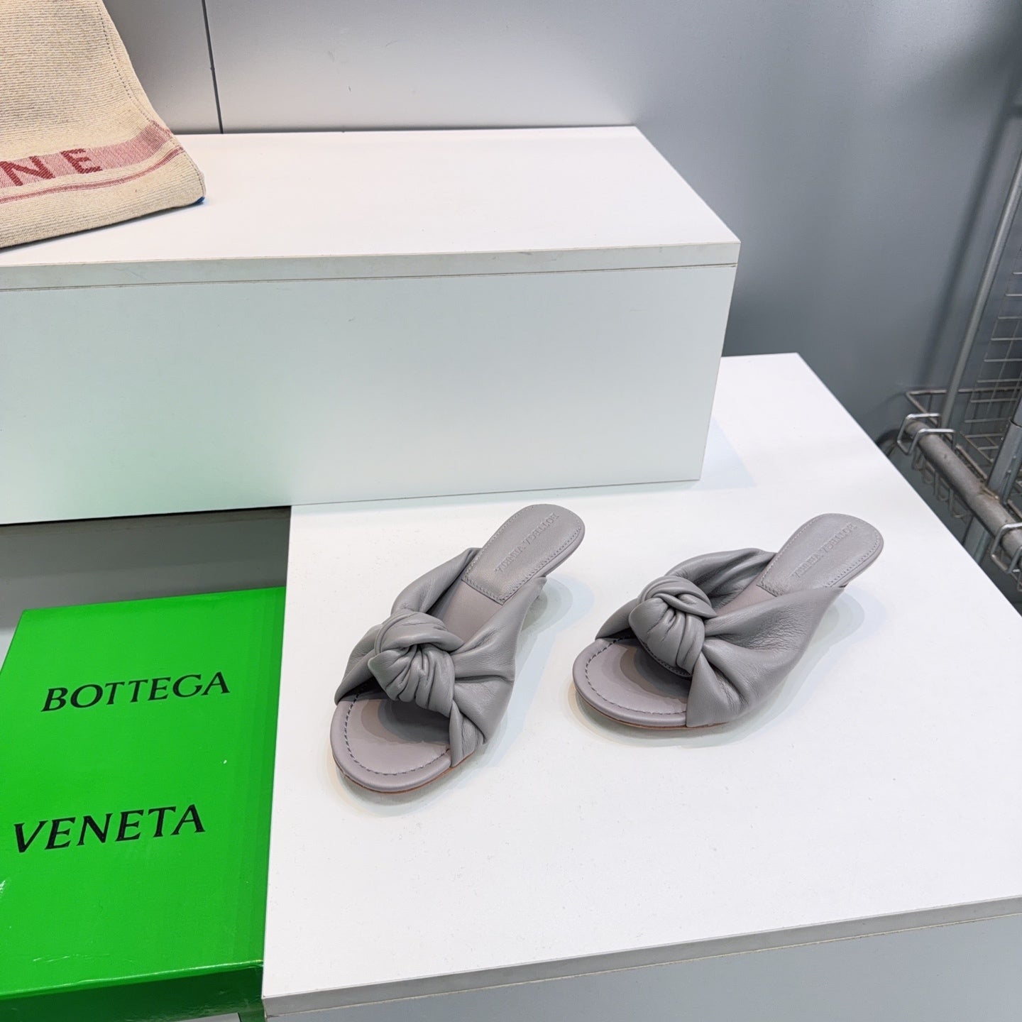 BV Cherry Mules 5.5cm Grey Sheepskin 842931