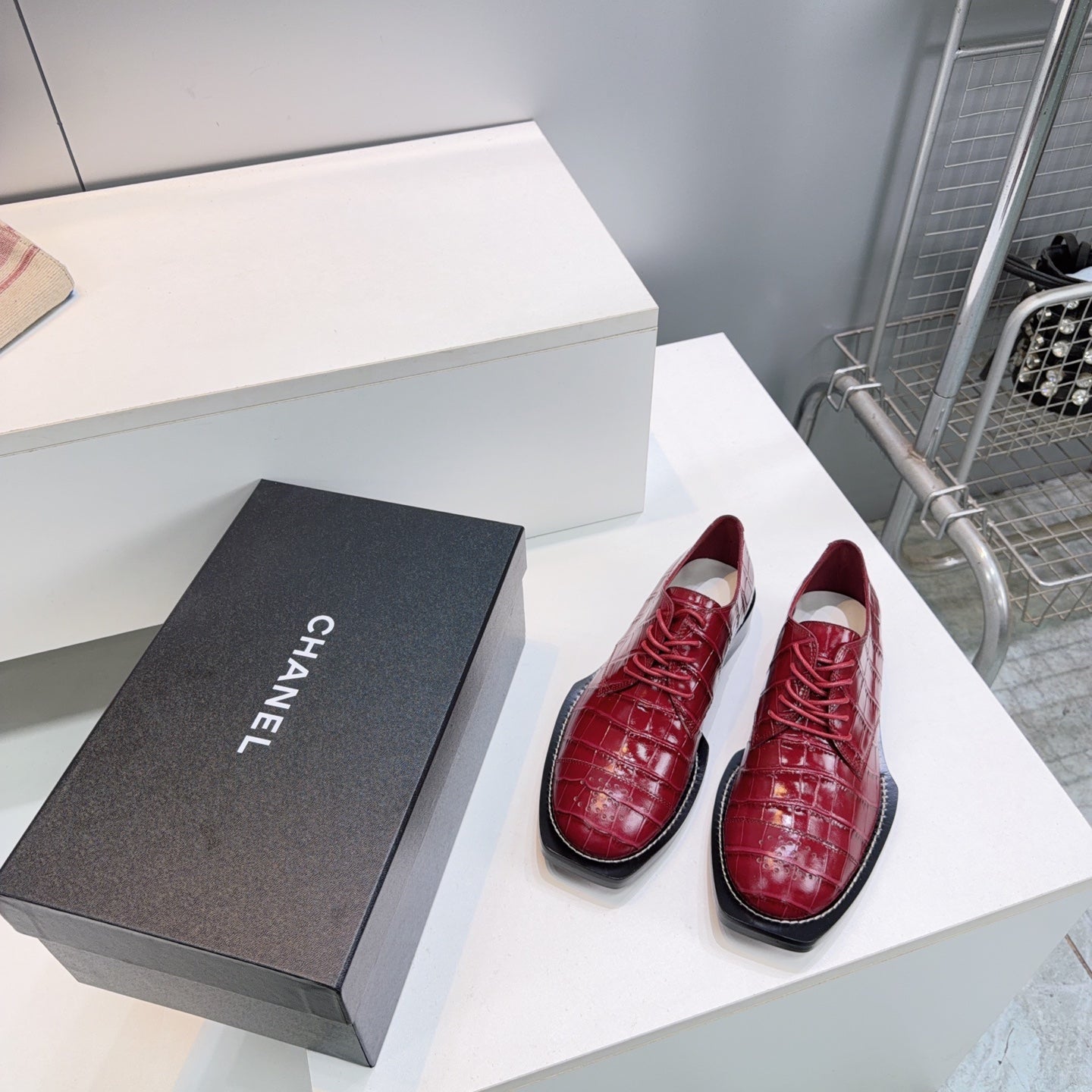 CC Lace-Up Shoes Burgundy Crocodile Embossed Patent Calfskin 842730