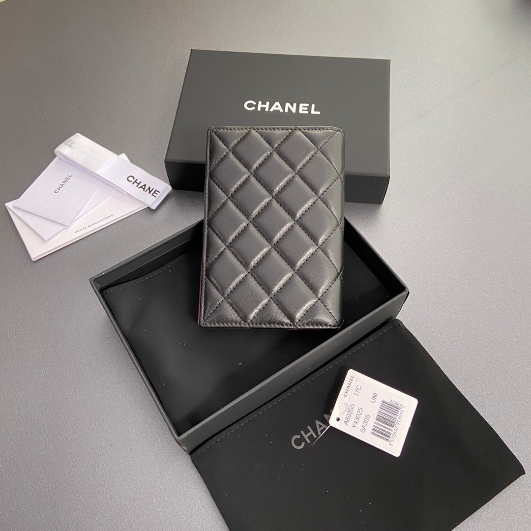 CC Passport Holder Black Sheepskin Sliver Steel 193339
