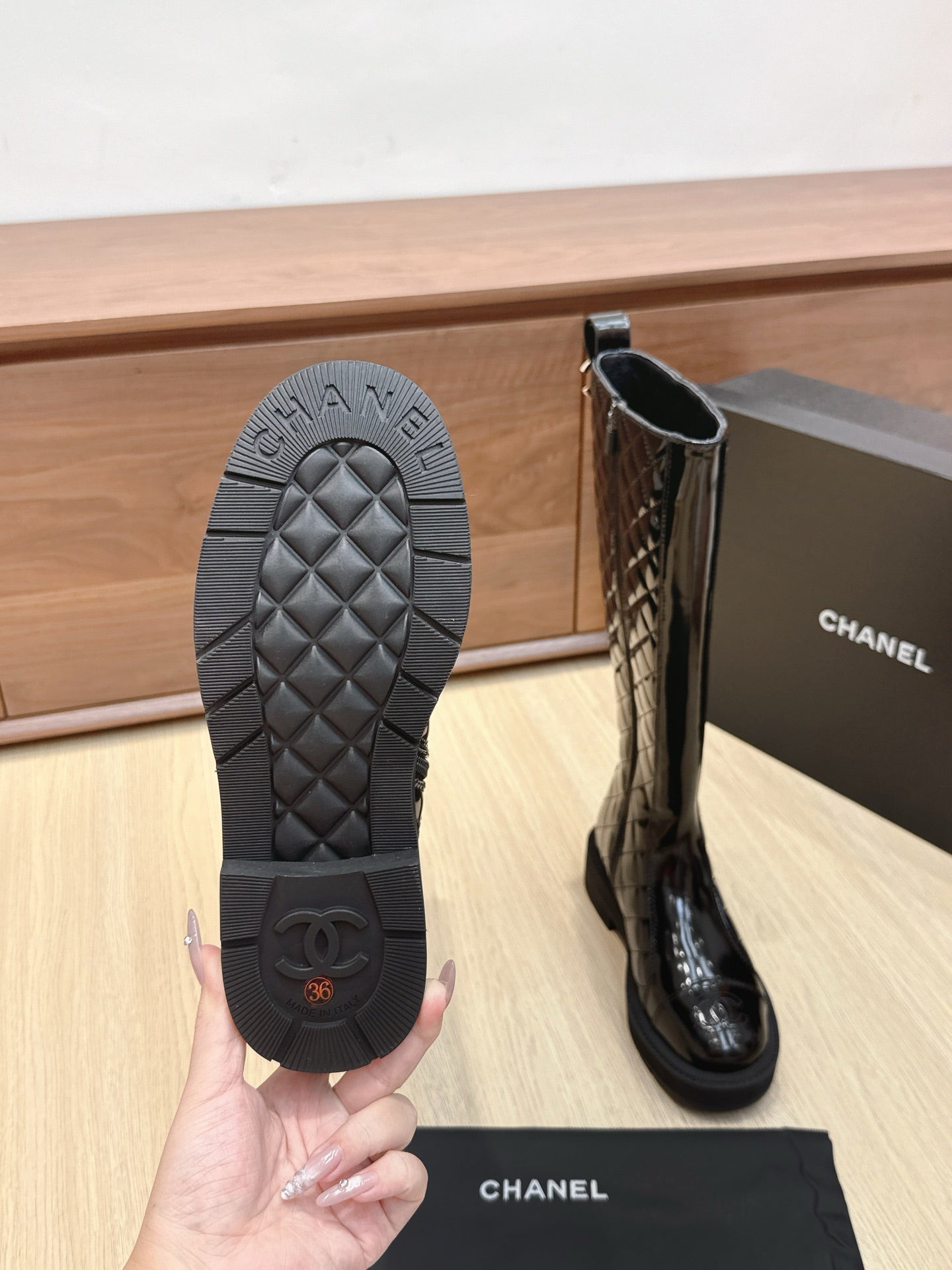 CC 25s Knight Long Boots 50mm Black Quilted Patent Leather 461562