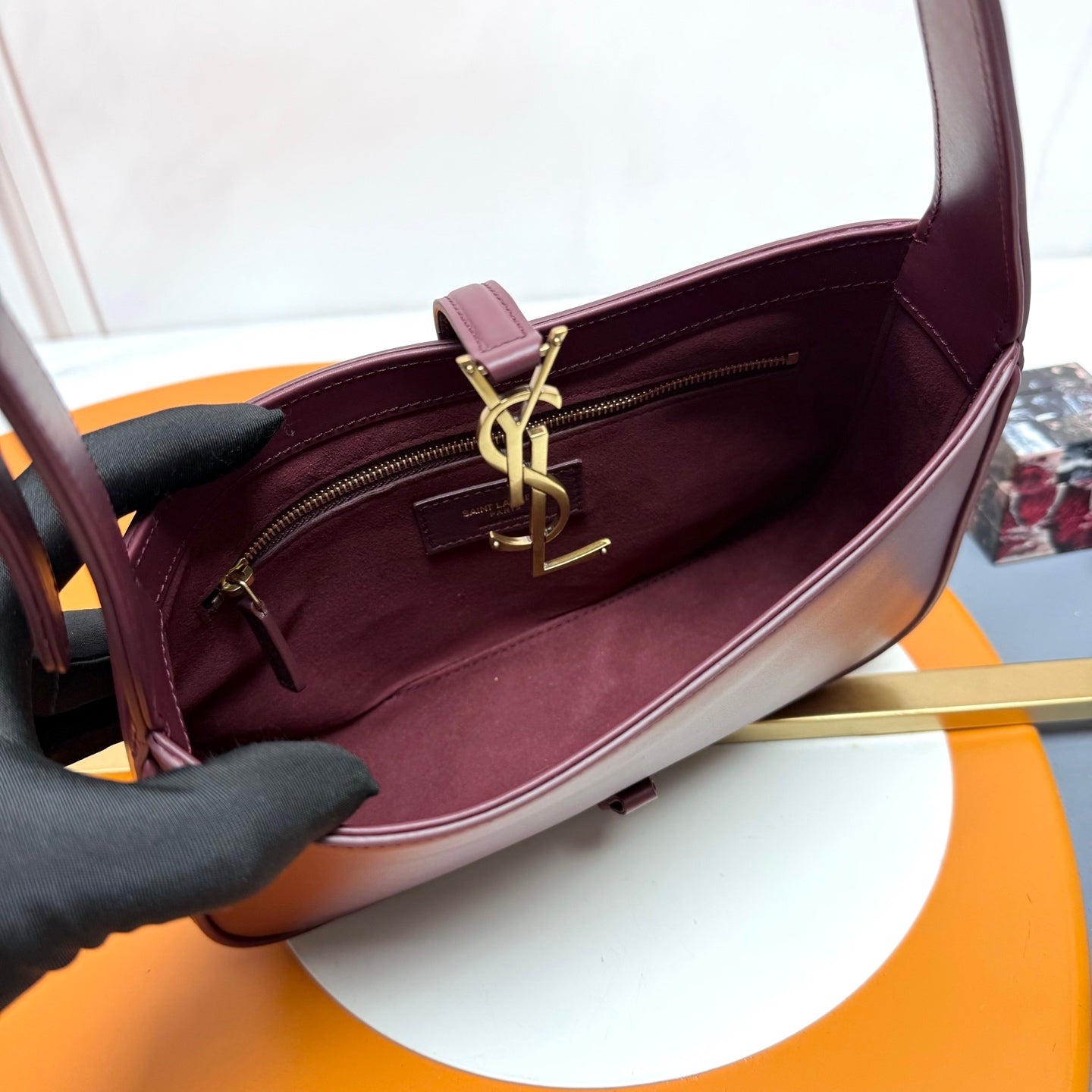 YSL 5 𝐀̀ 7 Bag 24cm Burgundy Leather 285558