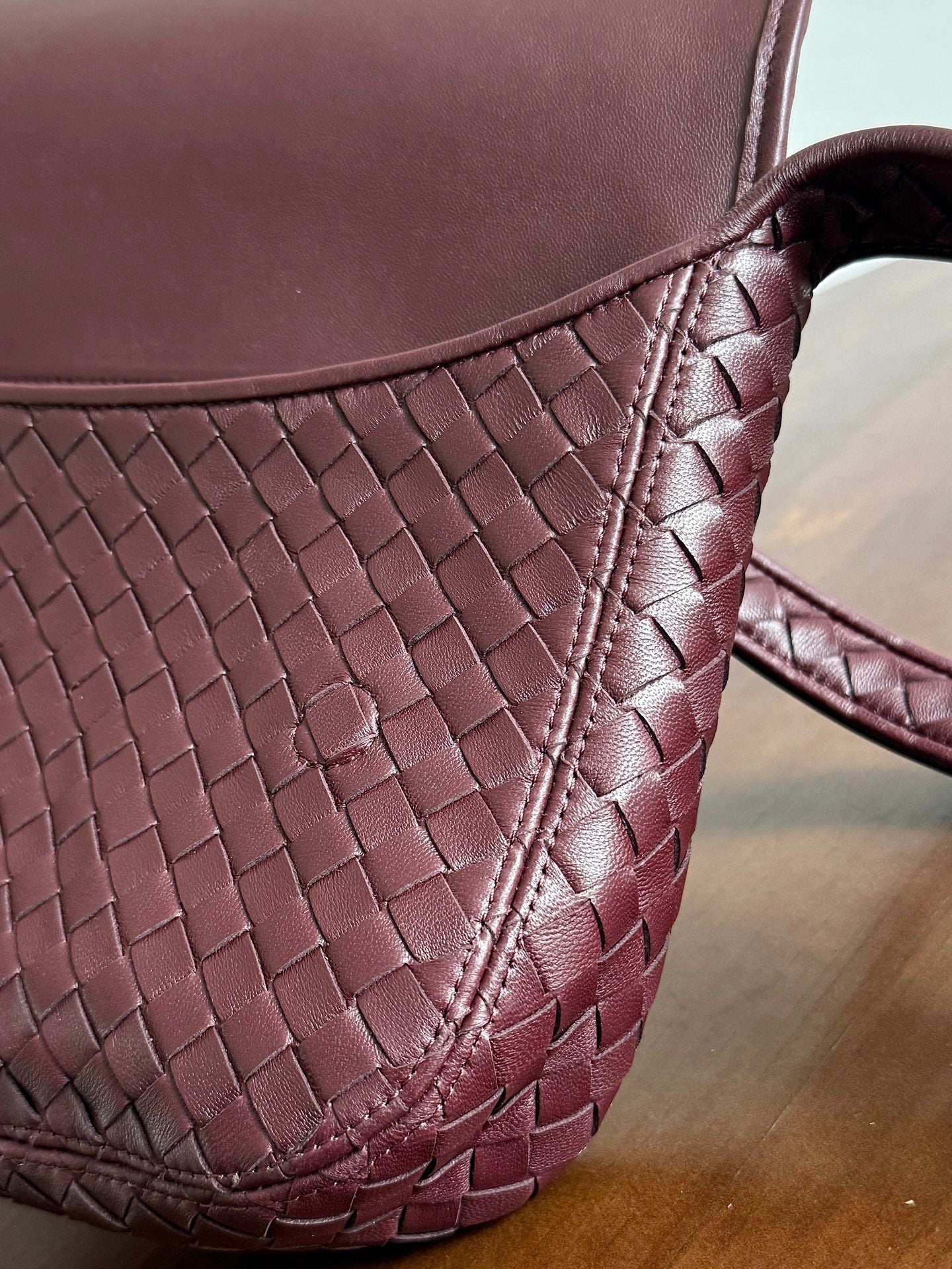 BV Veneto Flap Messenger Burgundy Intrecciato Leather