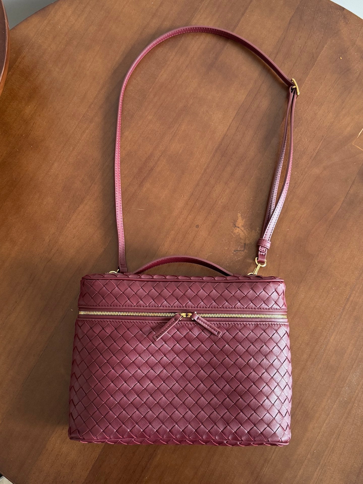 BV Small Soft Vanity Bag Burgundy Intrecciato Leather