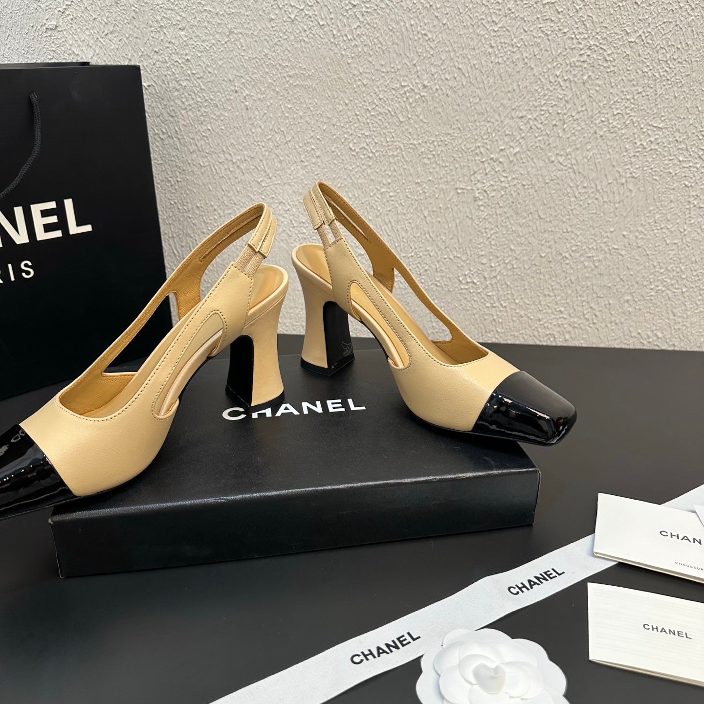 CC Slingback Block Heel Beige Black Leather 864113