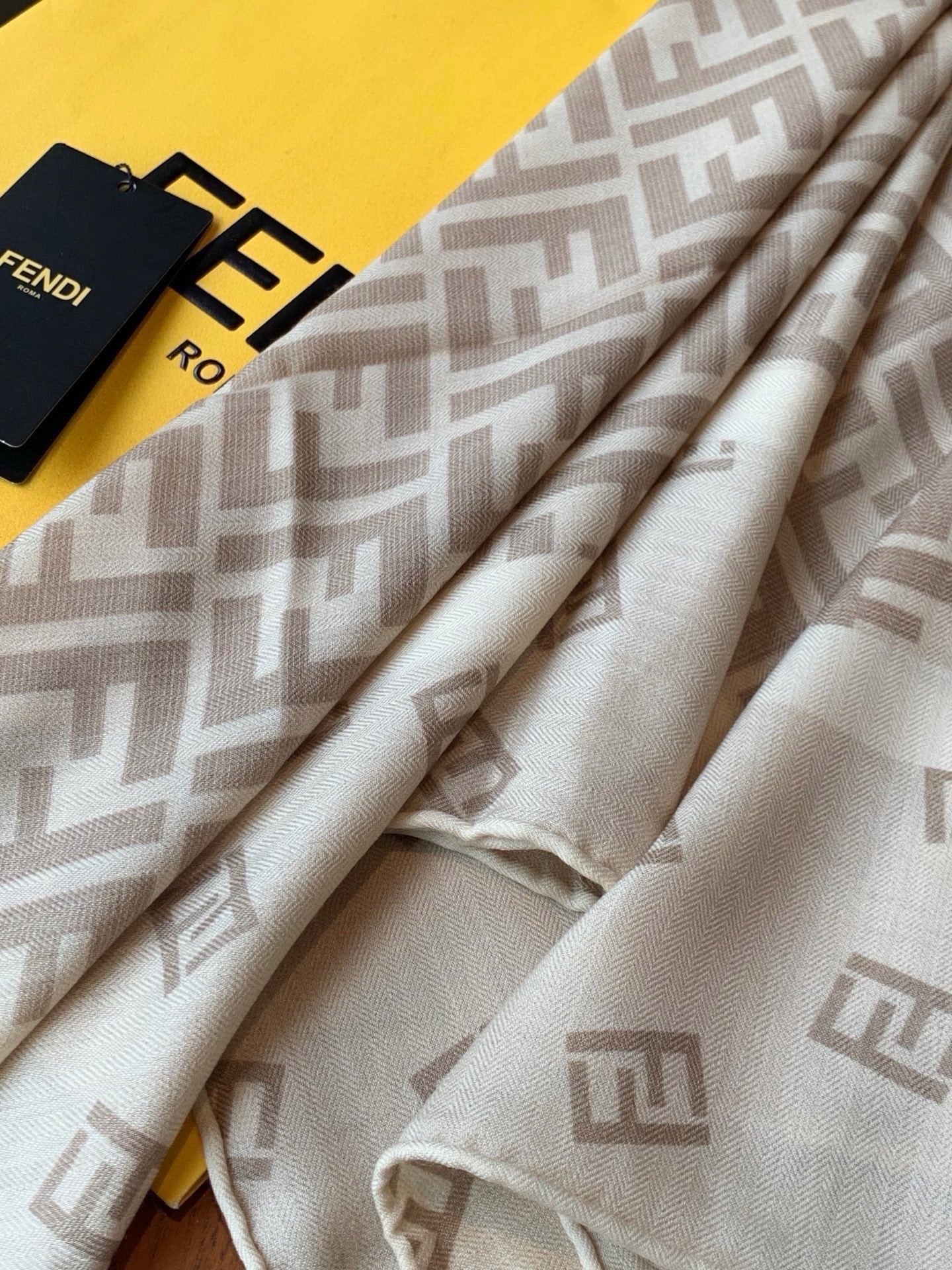 Fendi Scarf 140*140cm Cream Cashmere Silk 286296