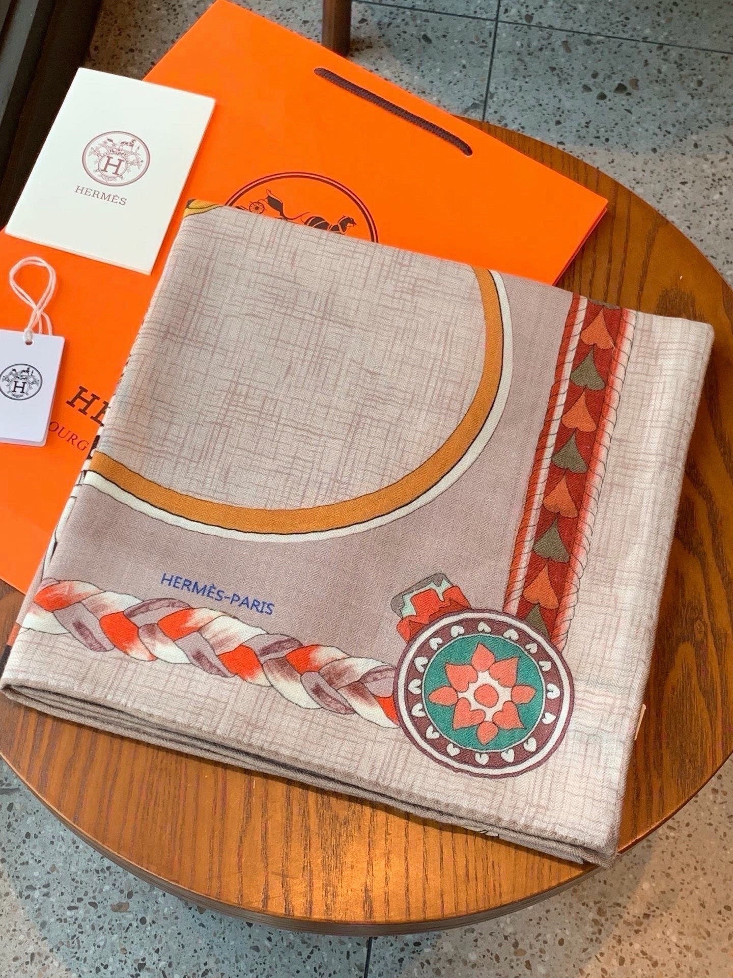 Fendi Walking Around Rome Scarf 140x140 Cashmere Silk 328841