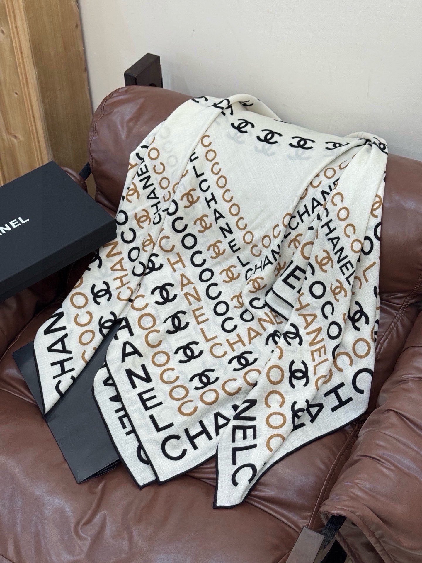 CC 26s Scarf 135x135 Cream Cashmere Mulberry Silk 328848
