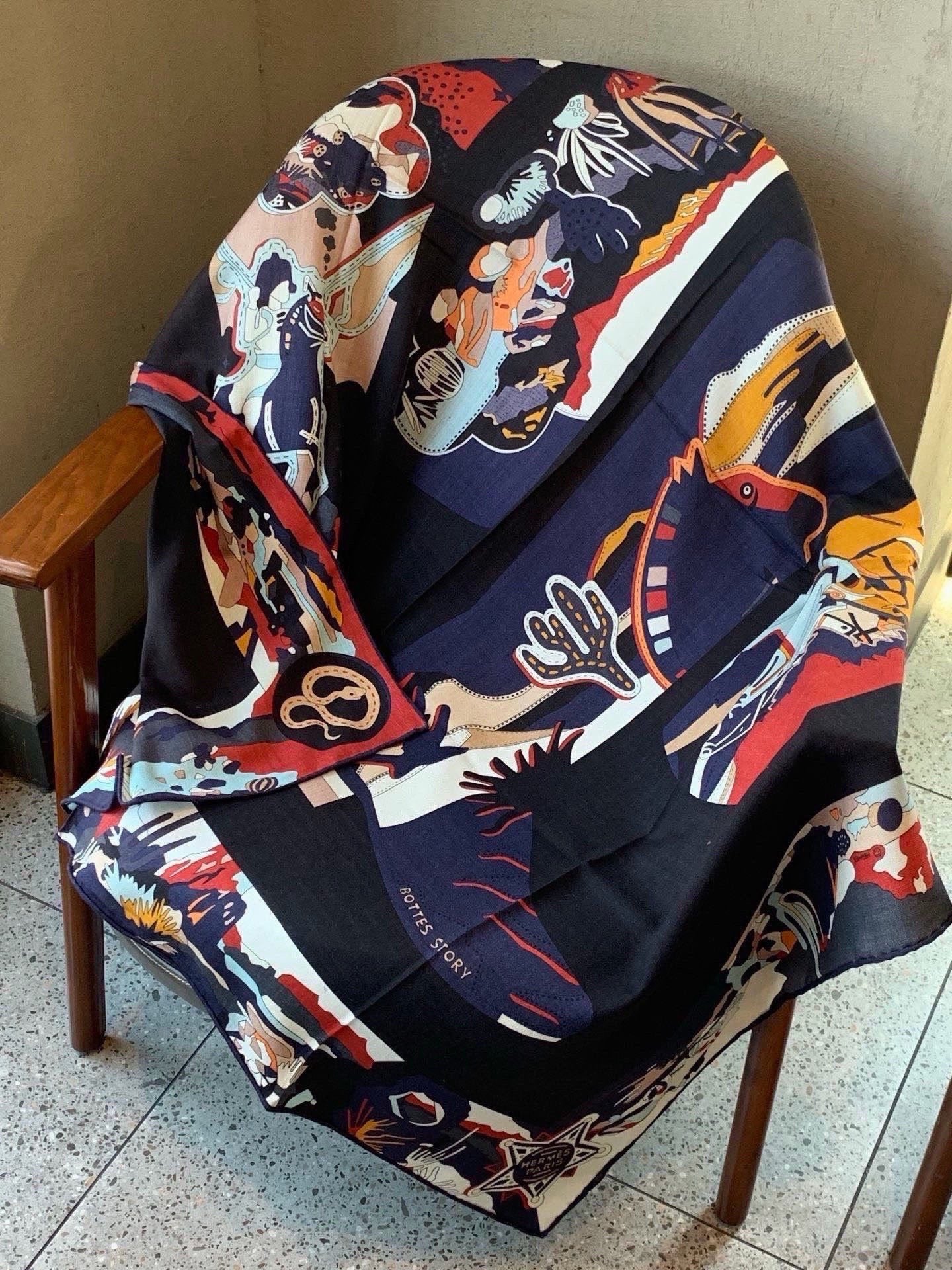 HM Bottes Story Scarf 140x140 Dark Blue Cashmere Silk 328851