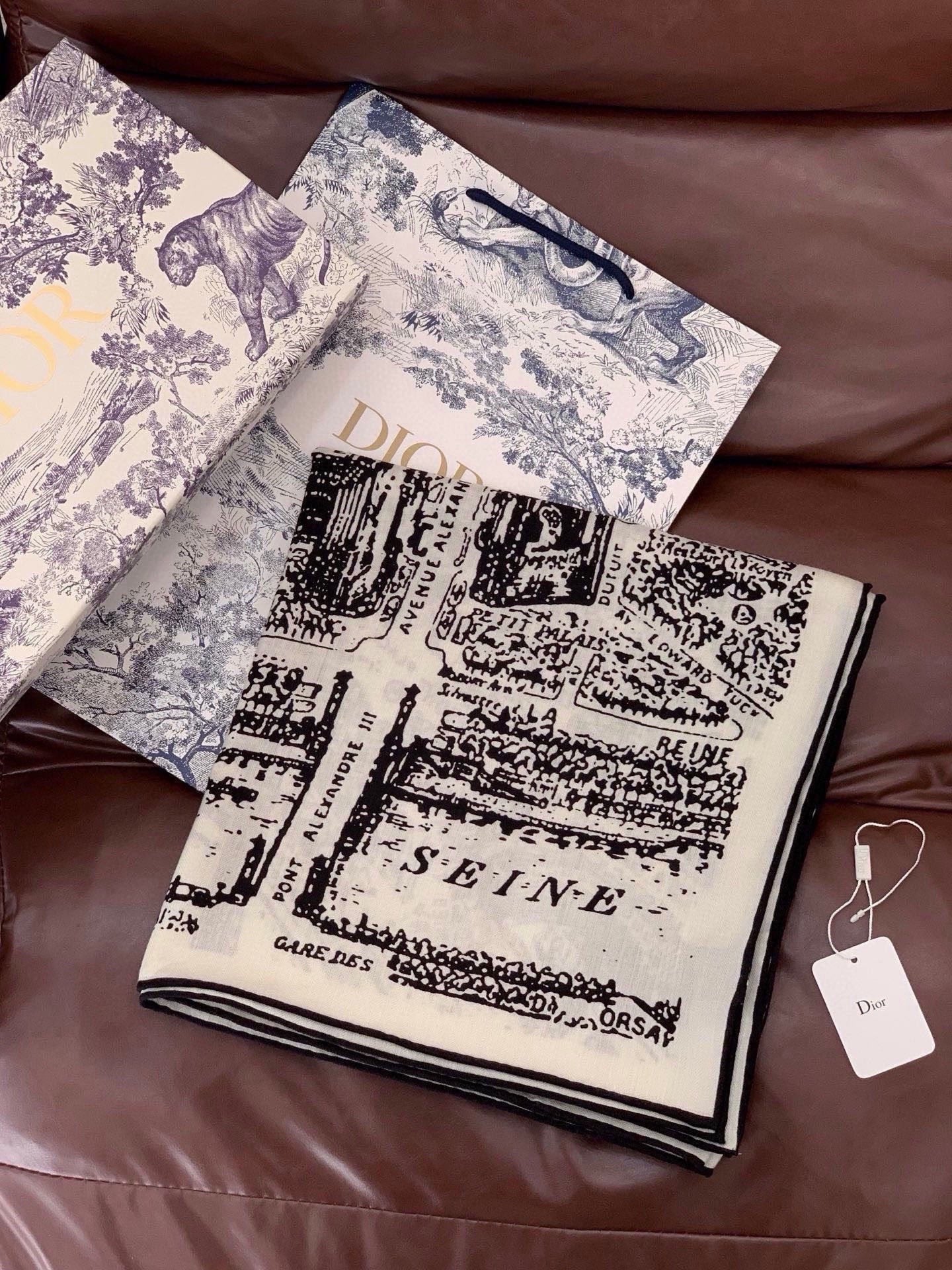 CD 26s Paris Map Scarf 140x140 Cream Mulberry Silk Cashmere 328854