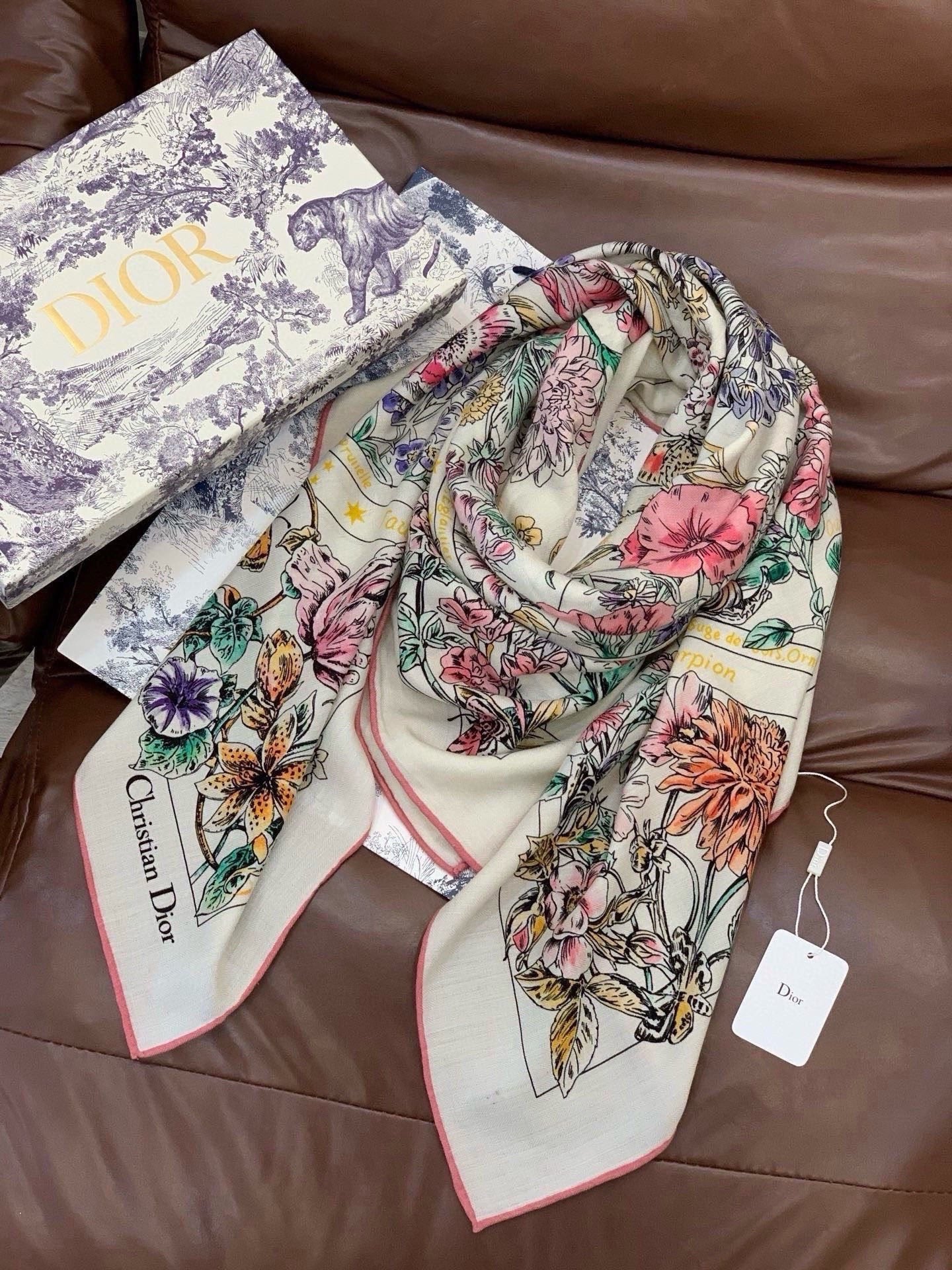CD 26s Astral Flowers Scarf 90x90 Cream Mulberry Silk Cashmere 328856