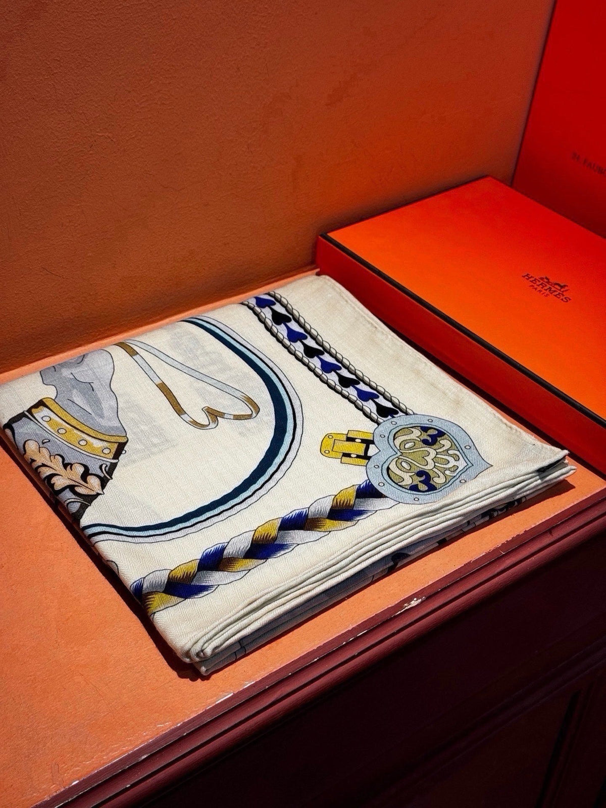 HM 26s Scarf 140 In Cashmere And Silk 429338