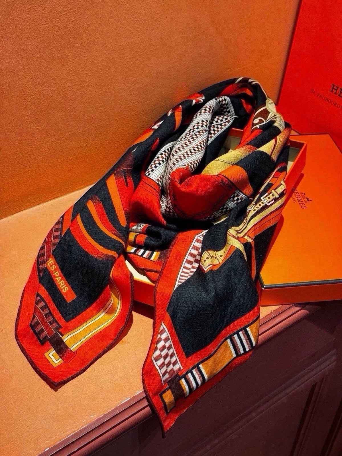 HM 26s Scarf 140 In Cashmere And Silk 433923