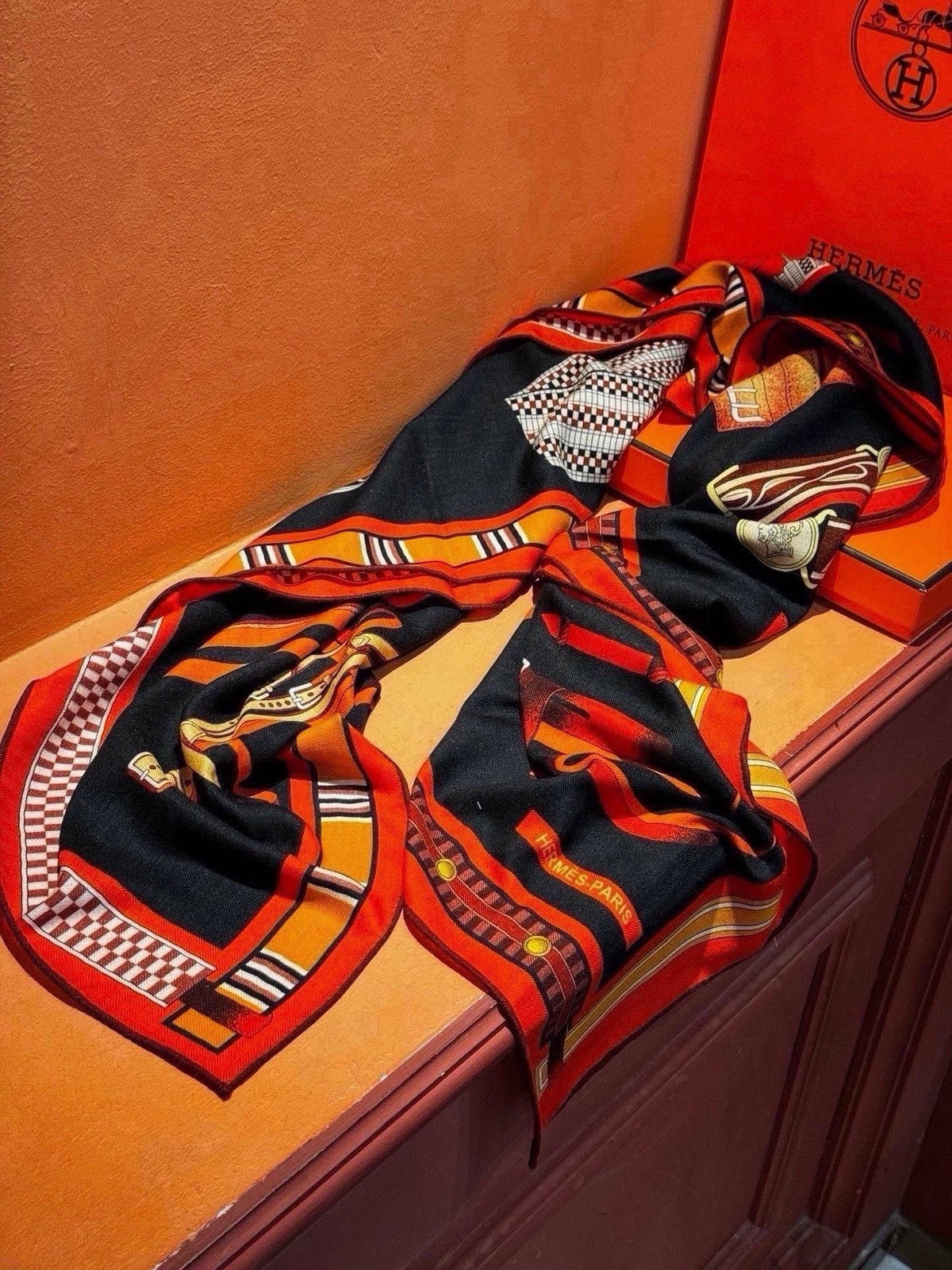 HM 26s Scarf 140 In Cashmere And Silk 433923