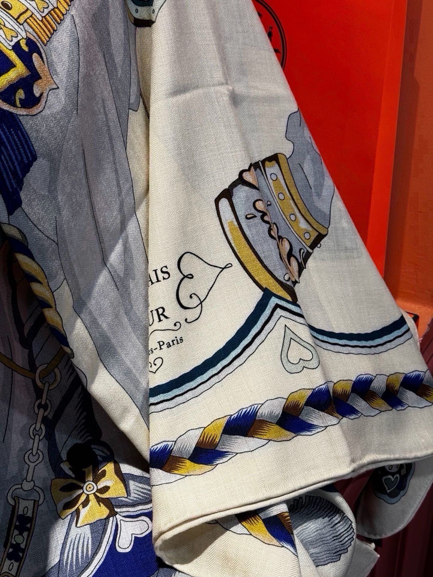 HM 26s Scarf 140 In Cashmere And Silk 216488
