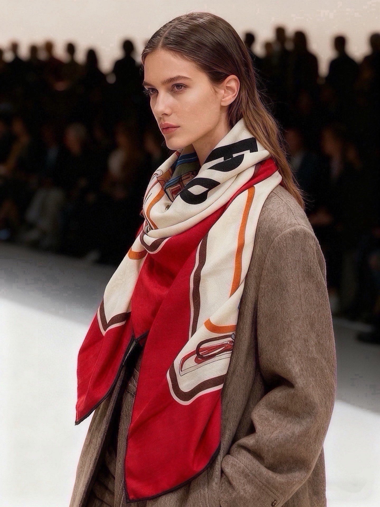 GG 26s Scarf 140 In Cashmere And Silk 216487