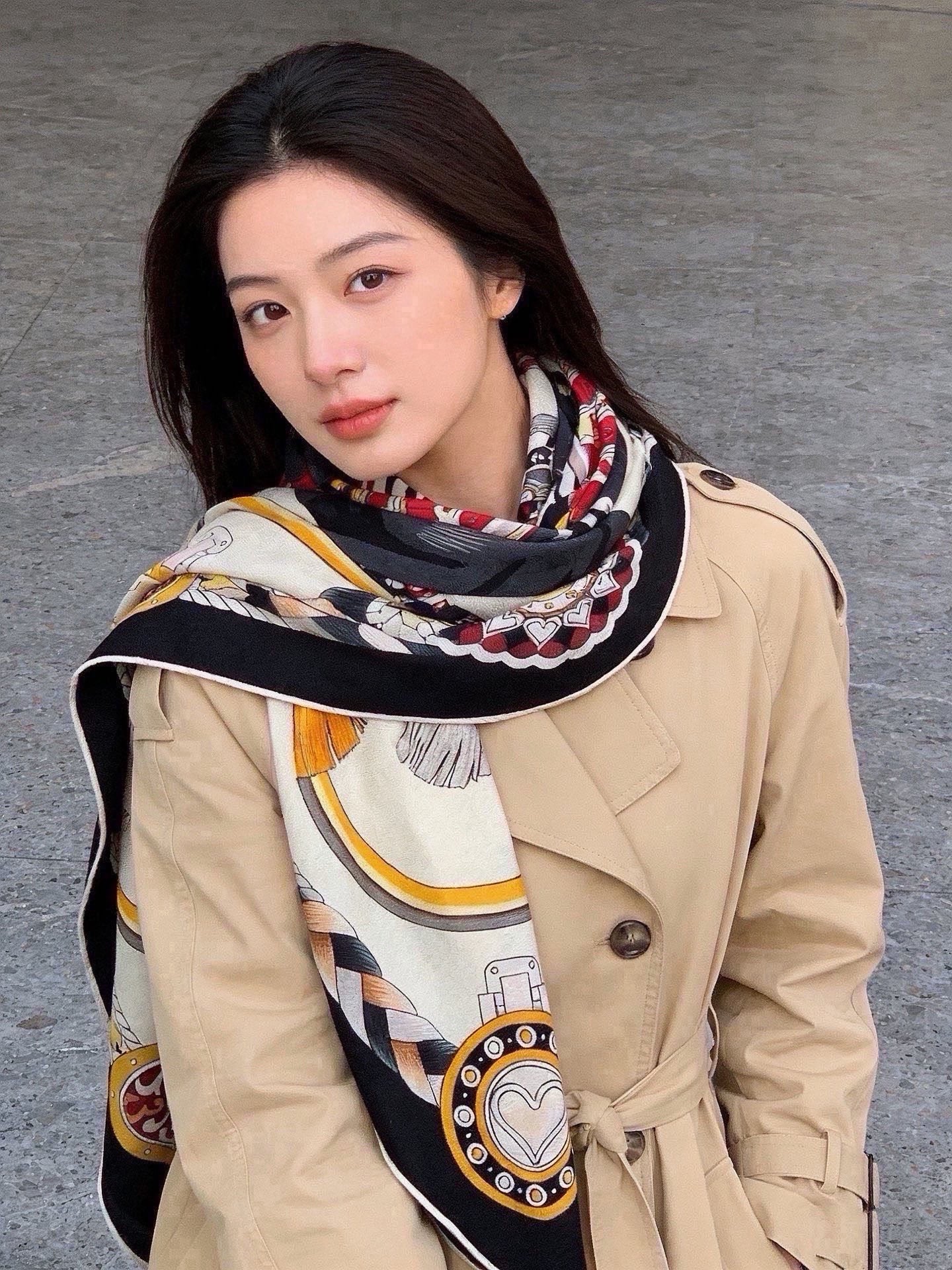 HM 26s Scarf 140 In Cashmere And Silk 216478