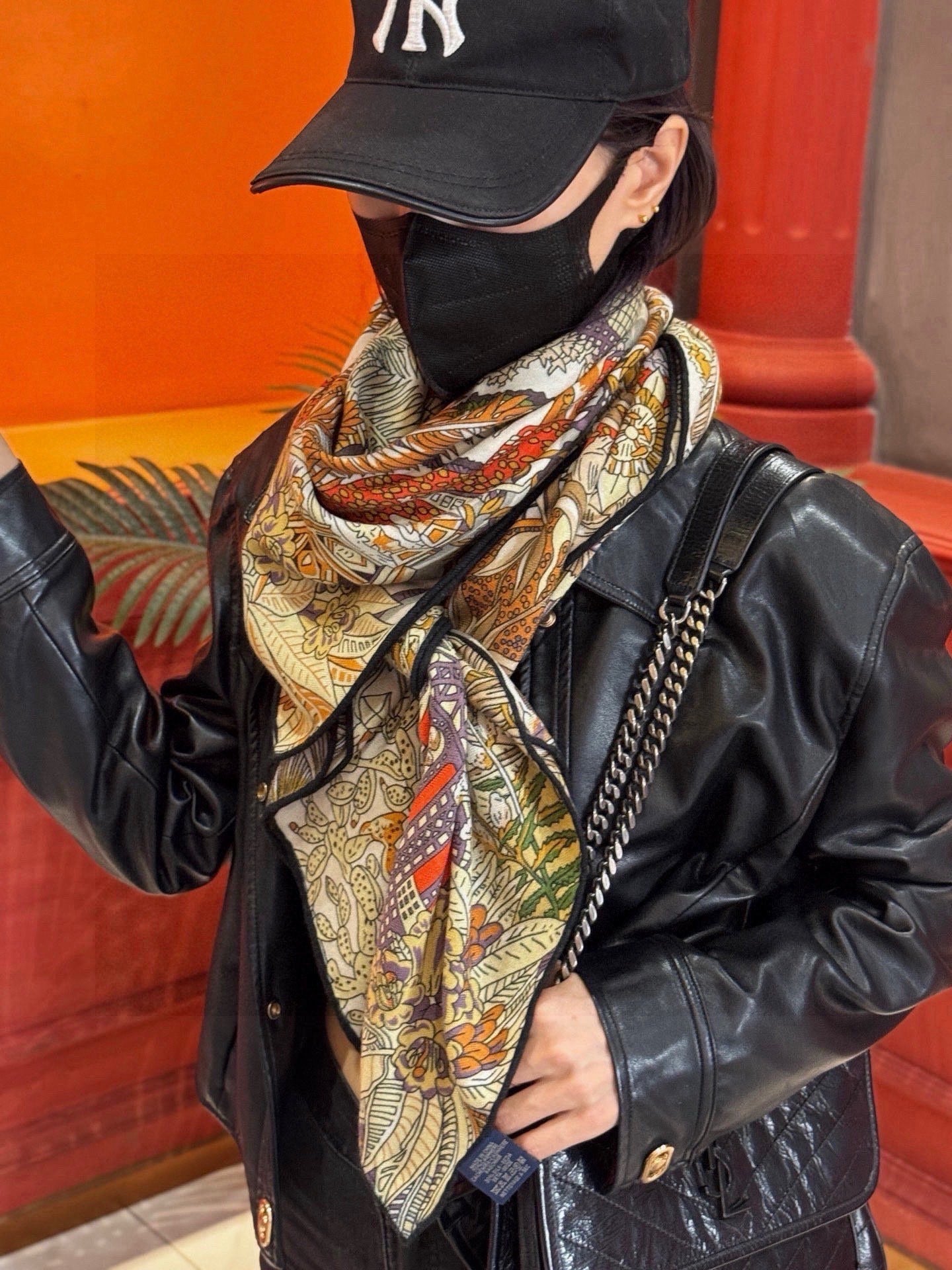 HM 26s Scarf 140 In Cashmere And Silk 441185