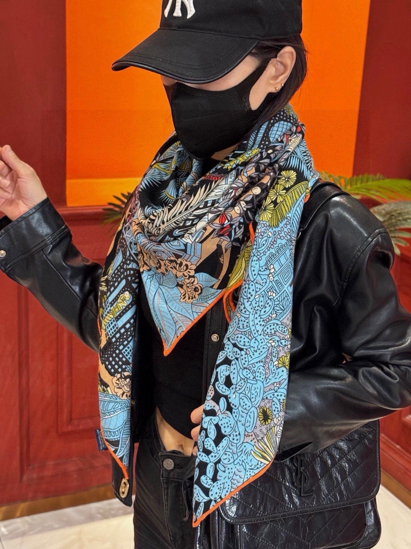 HM 26s Scarf 140 In Cashmere And Silk 441186