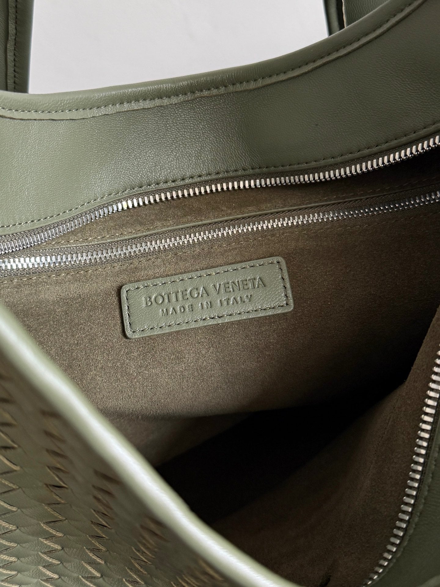 BV 25s Veneto Bag 38cm Olive Calfskin Hardware