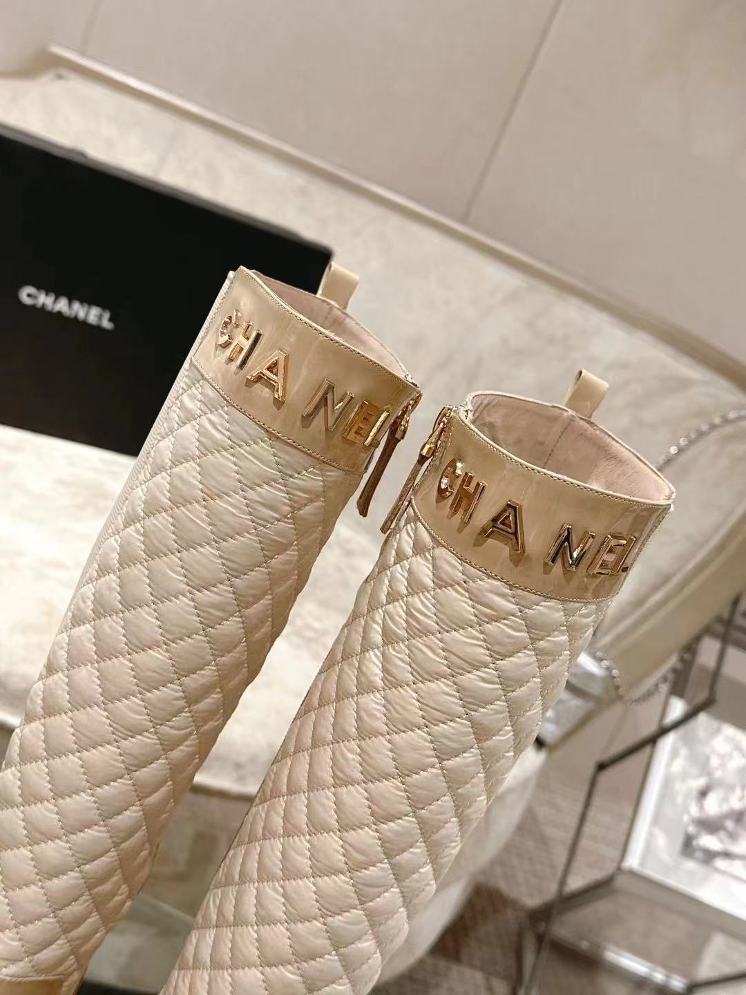CC 26S Quilted Jumping Boots 5.5cm Beige Patent Leather Nylon 117685