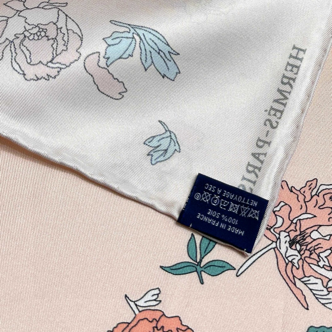 HM 26s Scarf 90 In Silk 304310