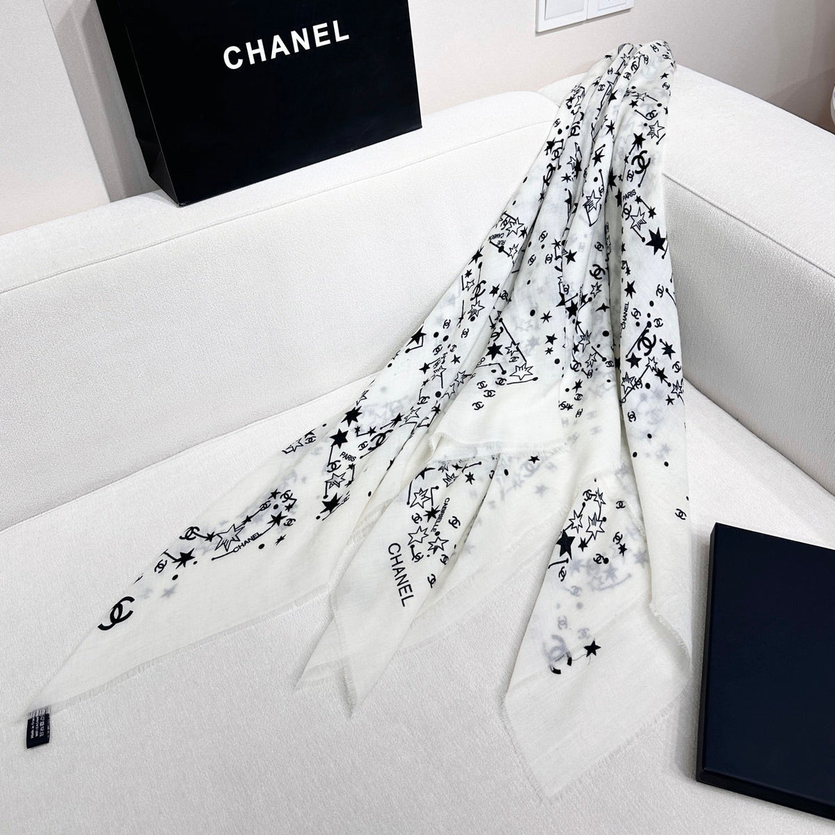 CC 26s Scarf 140 In Cashmere 449724