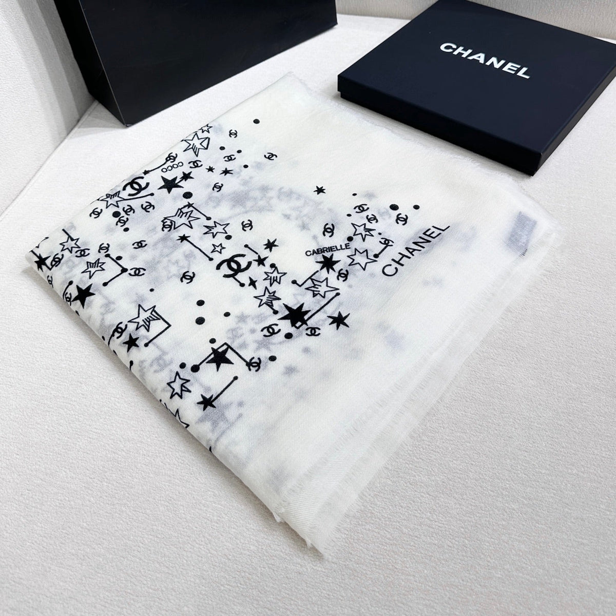 CC 26s Scarf 140 In Cashmere 449724