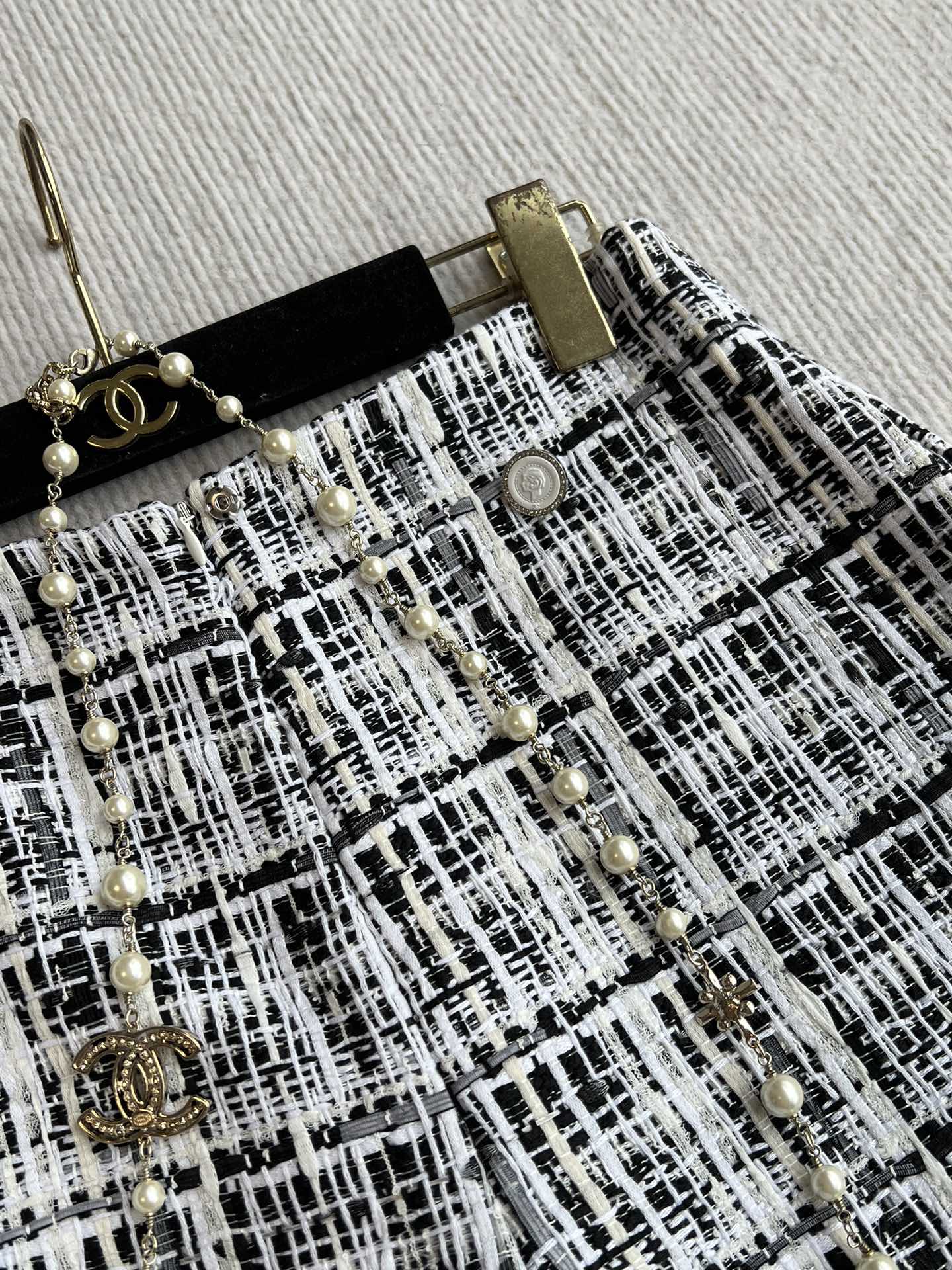 CC 25 Set Black And White Striped Synthetic Fabric 244330