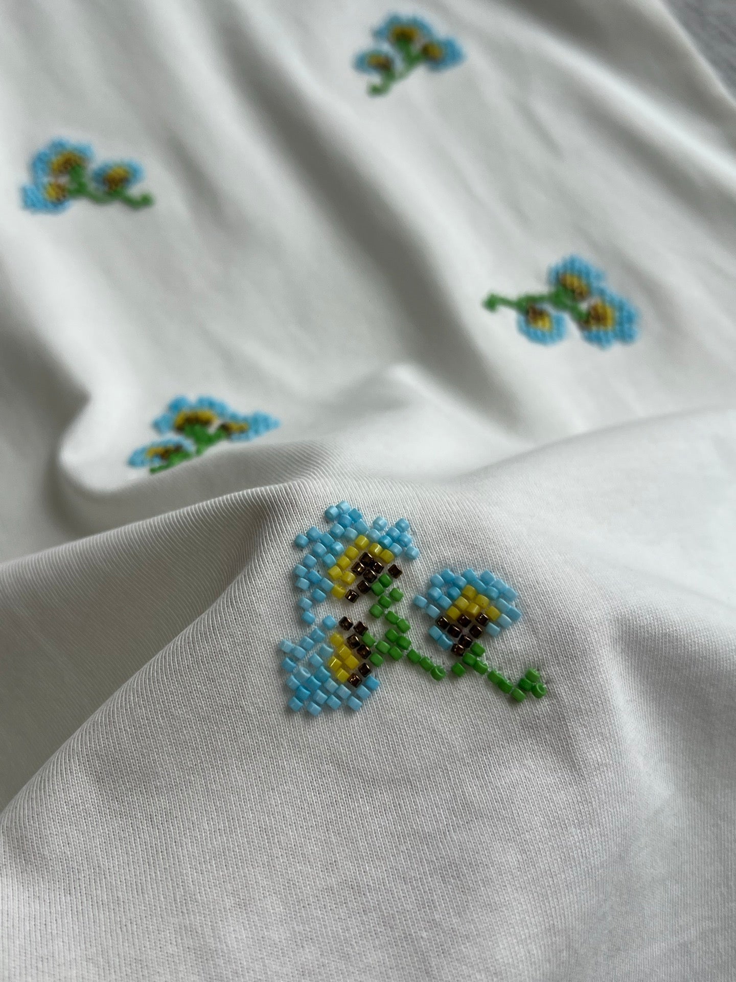 Miu Miu Short Sleeve Embroidered Floral T-Shirt White Cotton 372627