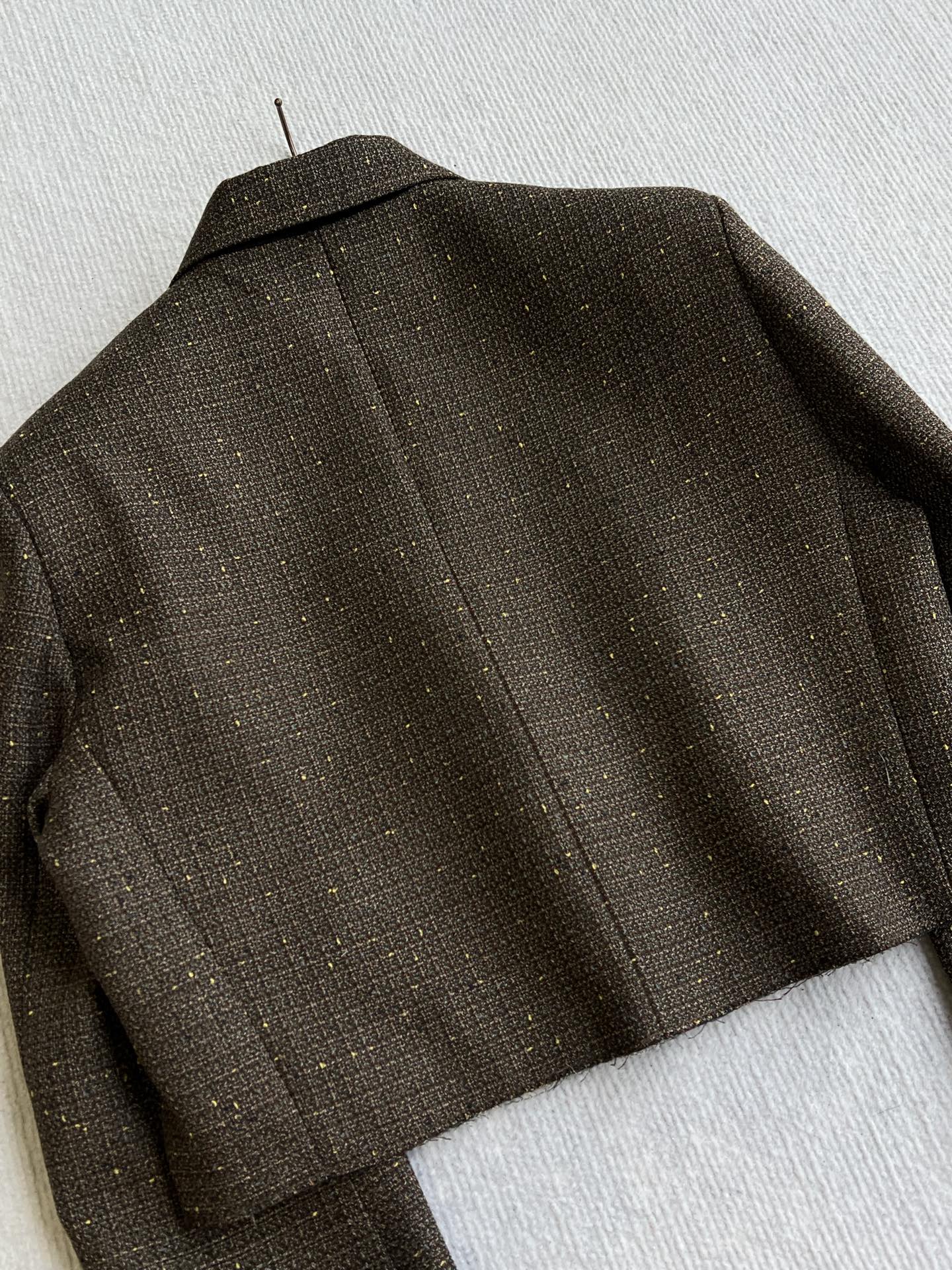 CC 26s Suit Deep Taupe Tweed 405213