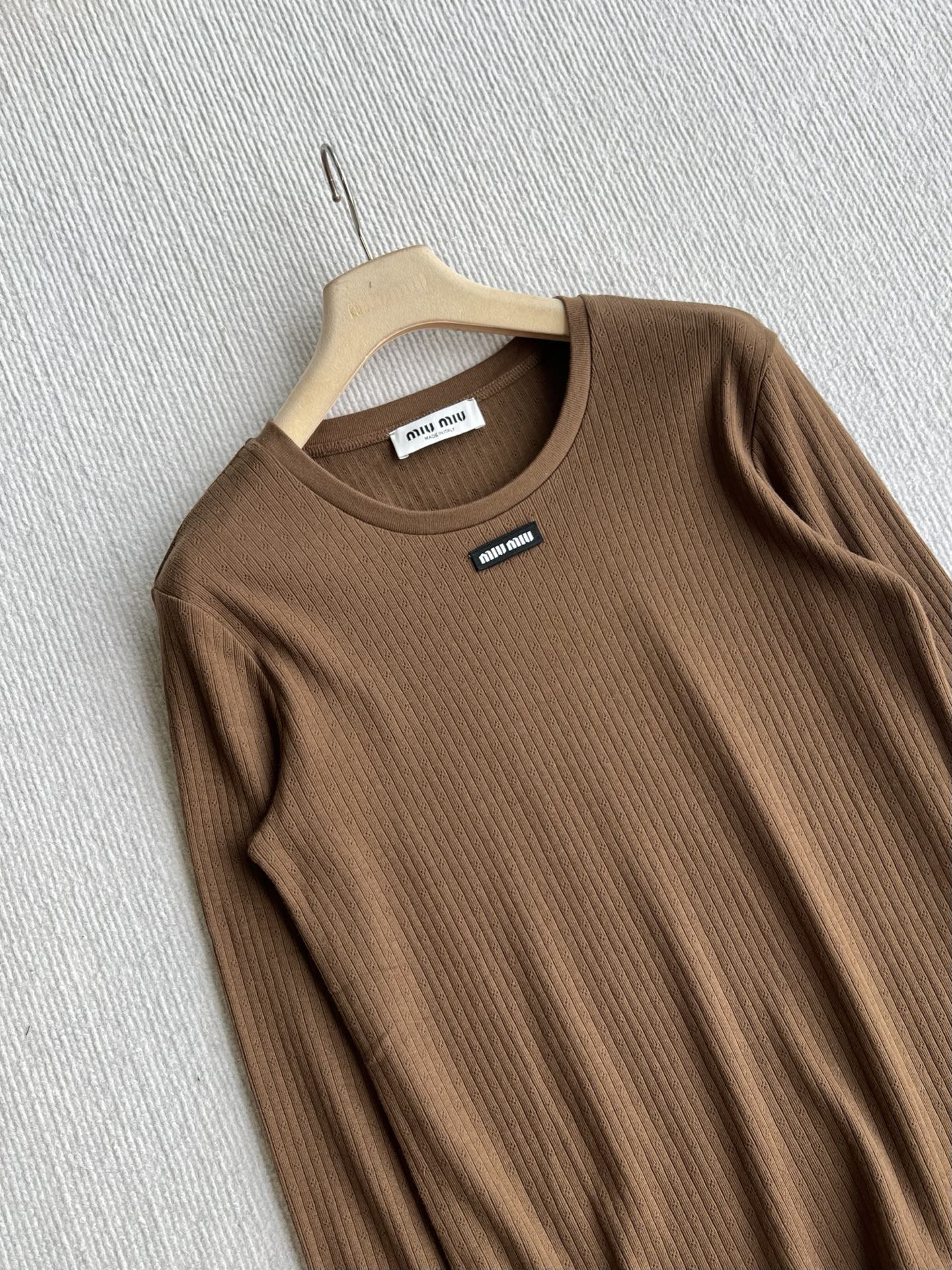 Miu 26s Jacquard Long-sleeved T-shirt Coffee Cotton 412323