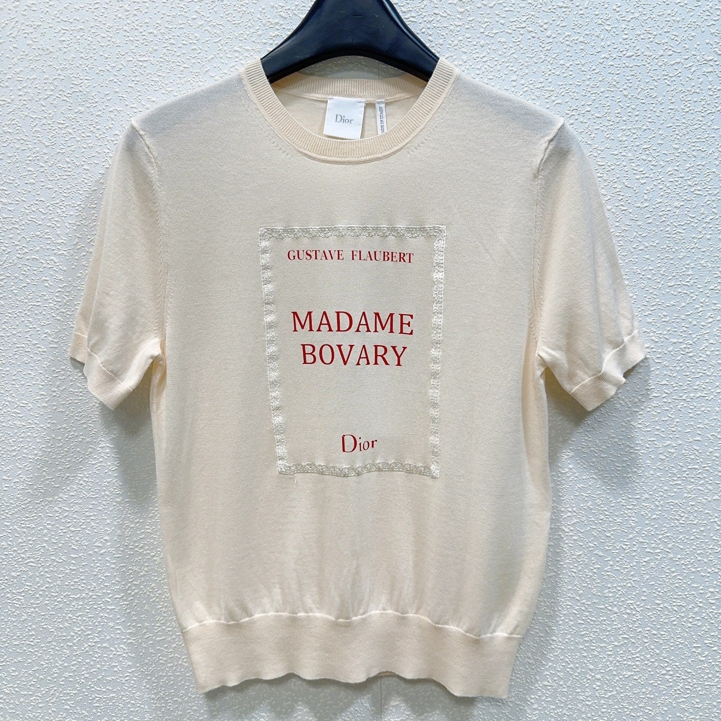 CD 26s Book Cover Short-Sleeved Sweater Ivory Red Knit 363520