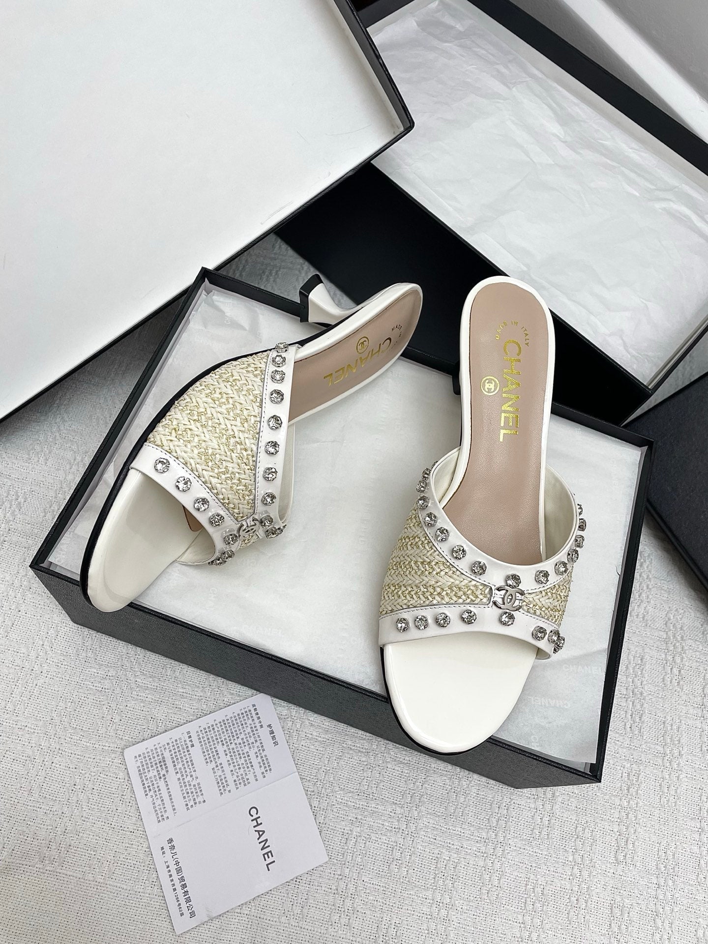 CC 25SS Slippers 5cm Light Yellow Raffia White Patent Calfskin 338301