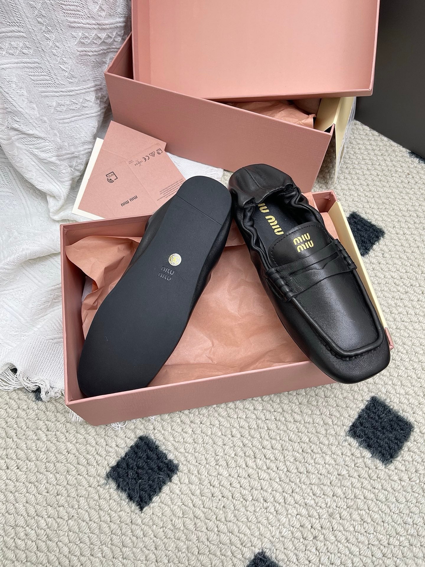 Miu Ruches Black Leather 611334