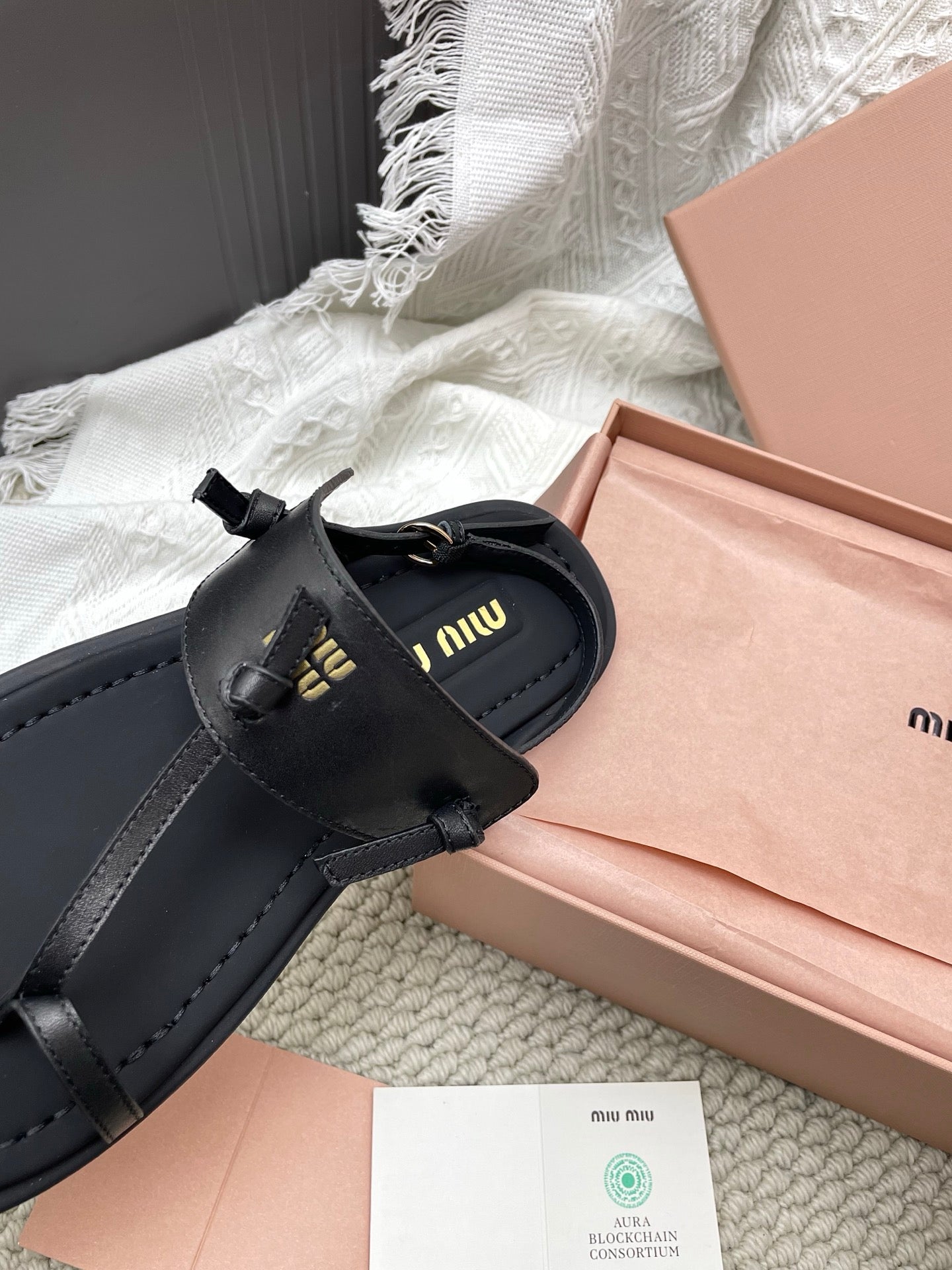 Miu 26 Flip-Flop Flat Sandals Black Leather 611340