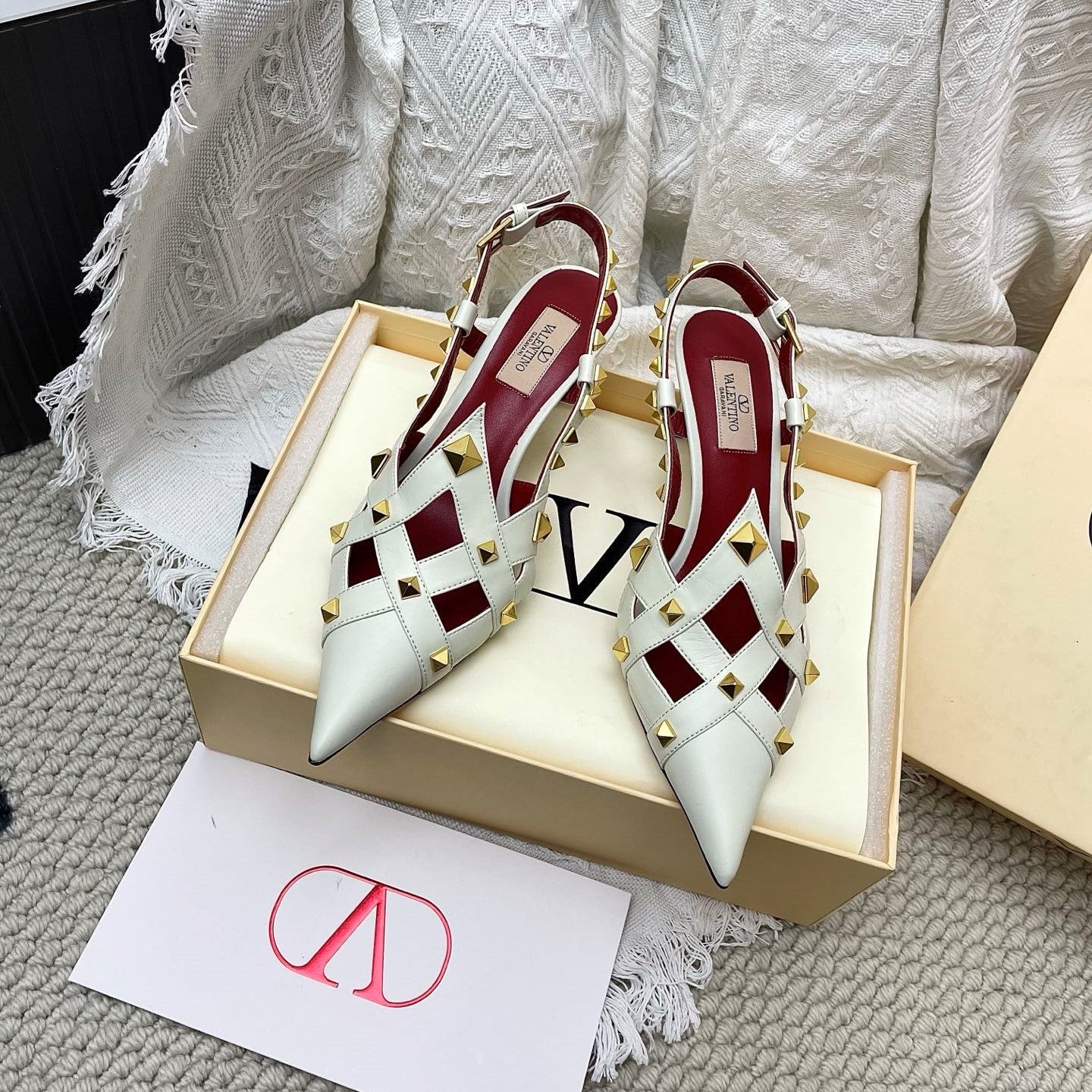 VT Studdy Kidskin Pumps 60mm White  Goatskin 611369