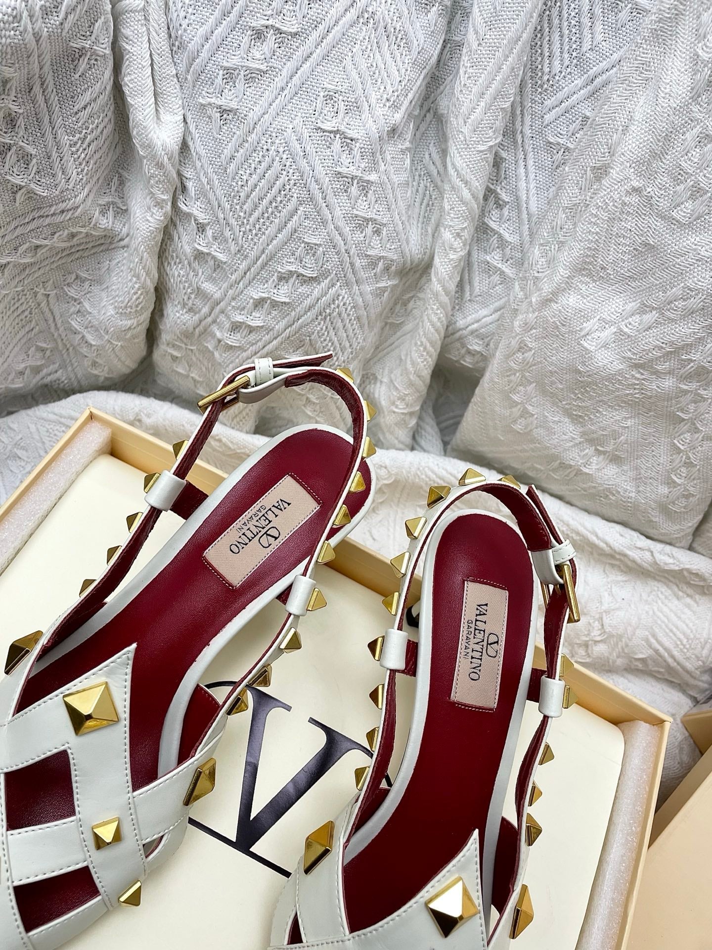 VT Studdy Kidskin Pumps 60mm White  Goatskin 611369