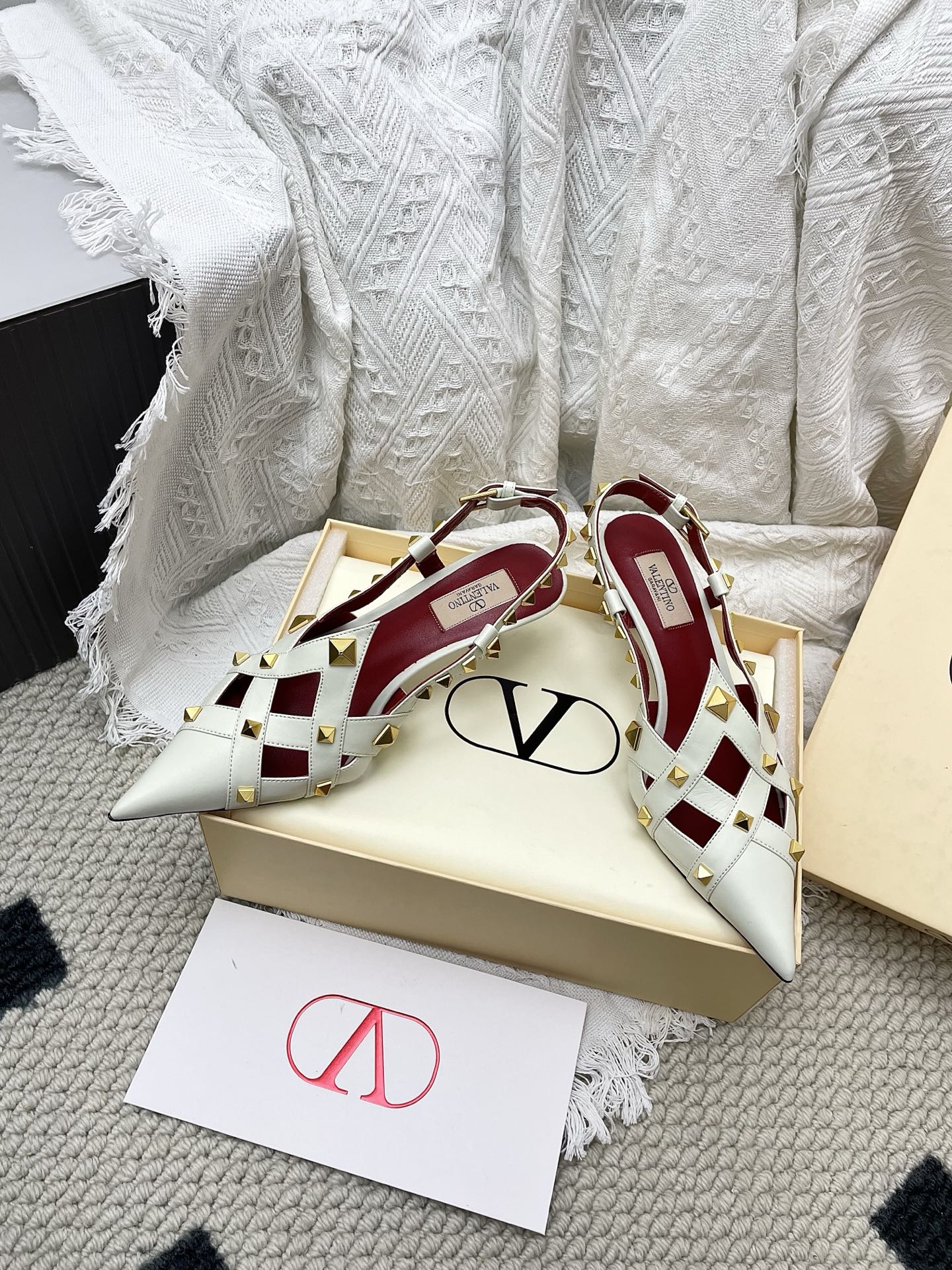 VT Studdy Kidskin Pumps 60mm White  Goatskin 611369