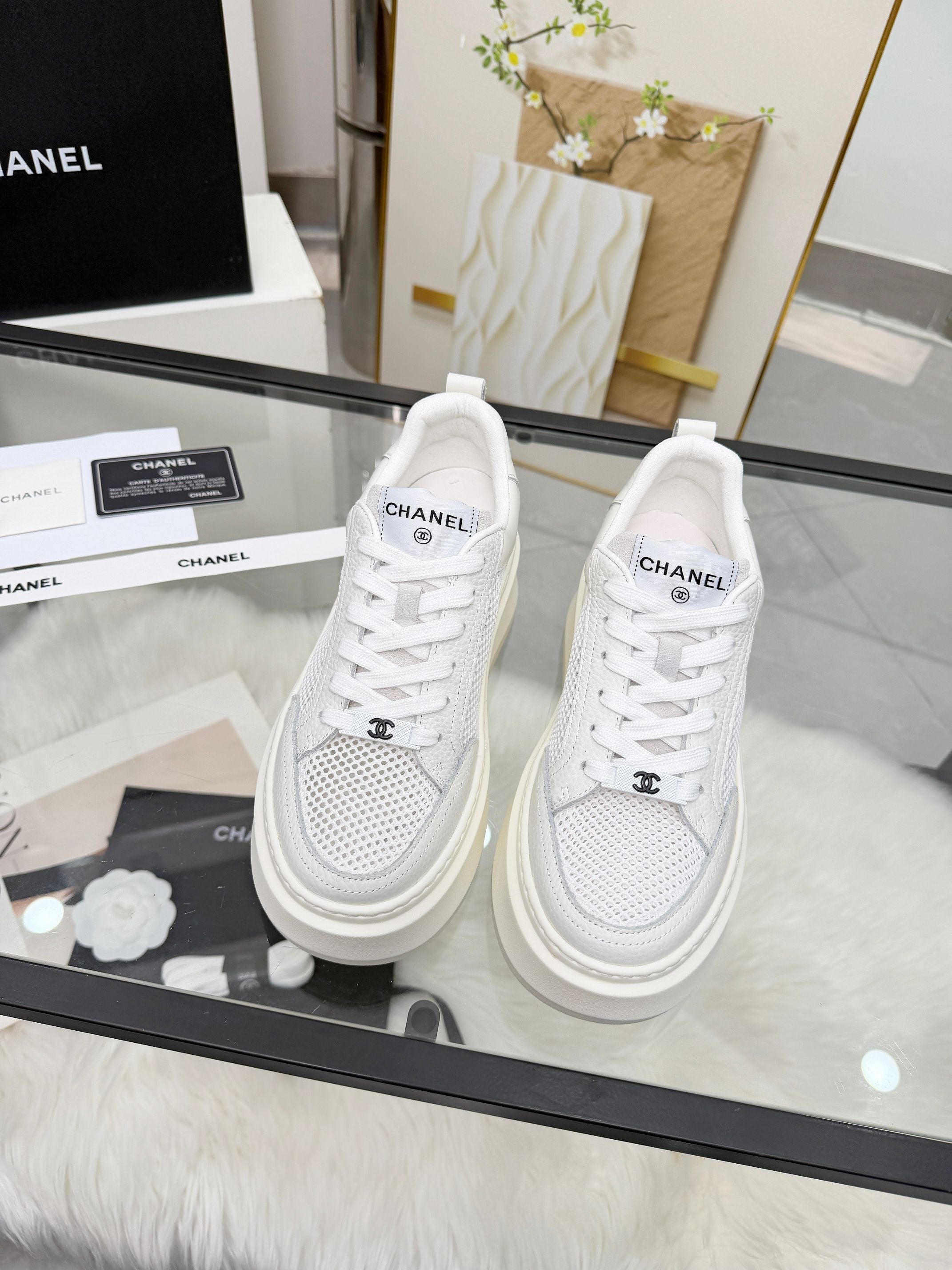 CC 26s Sneaker White Cowhide Mesh 723082