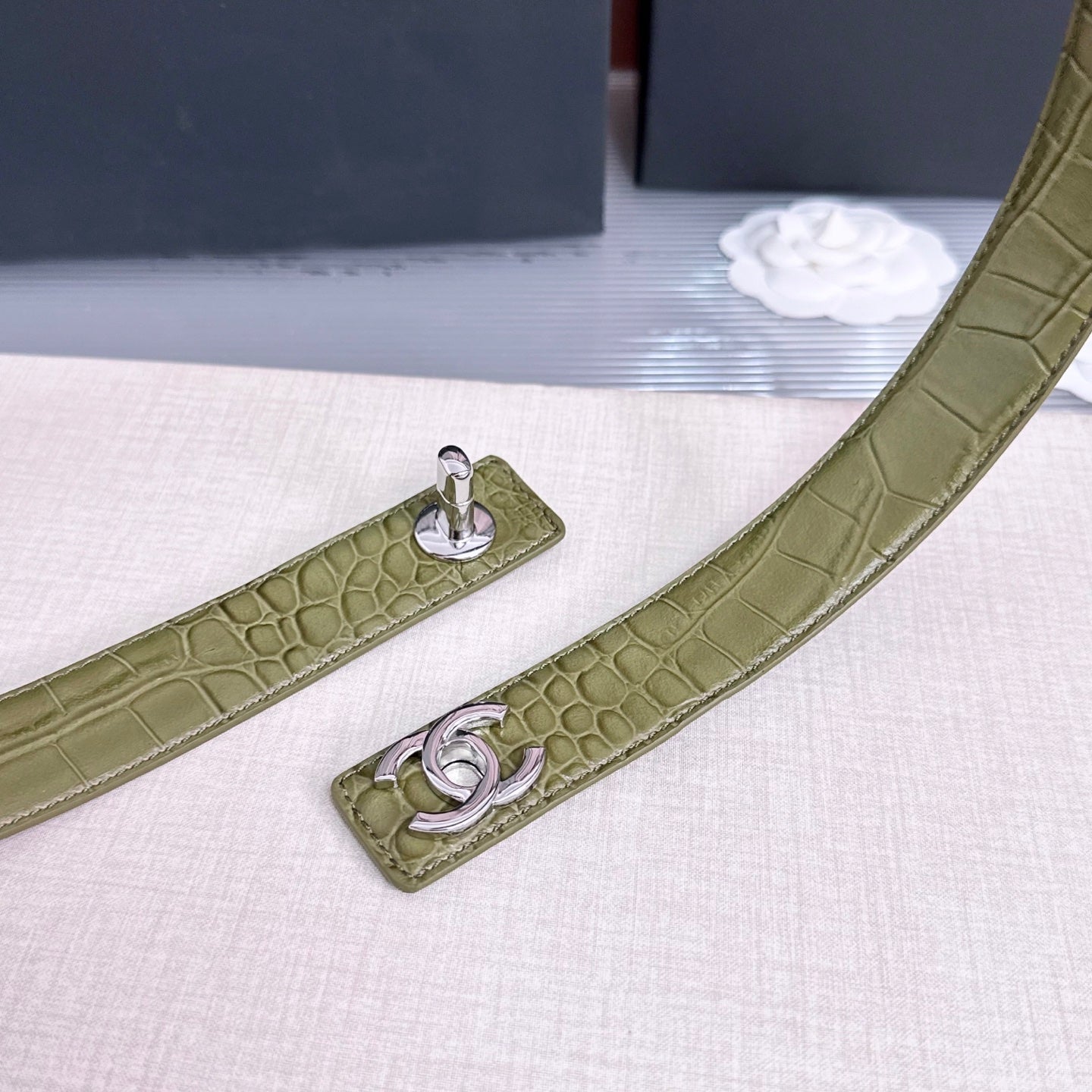 CC Fall Winter 2026 3cm Belt Khaki Gold Crocodile-Embossed Leather