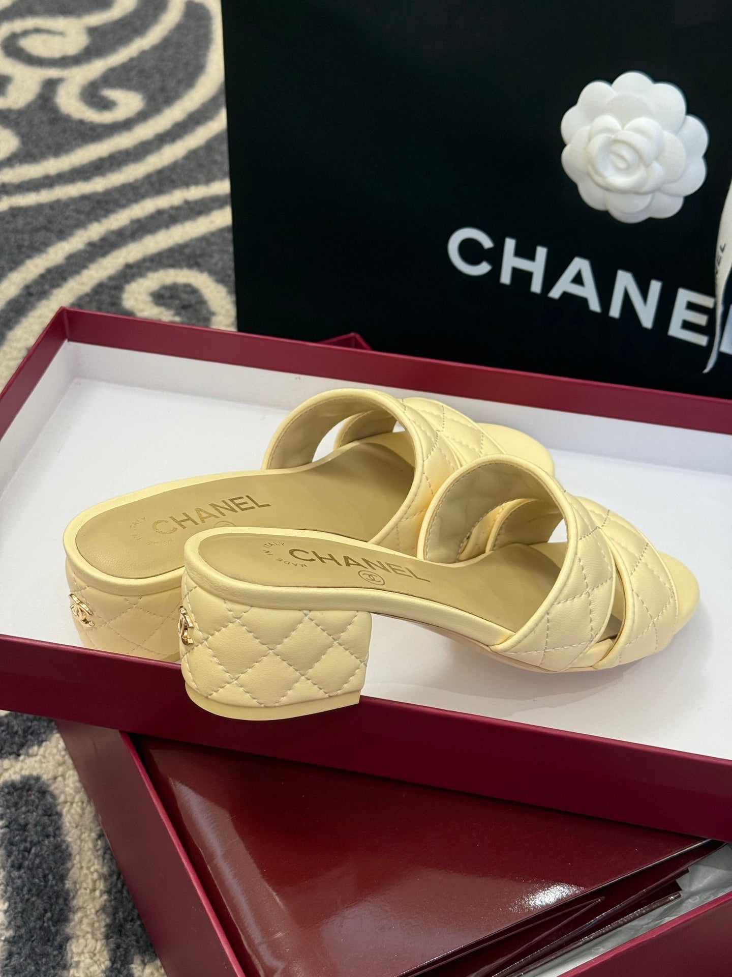 CC 25SS Honey Slippers 5cm Beige Lambskin 319638