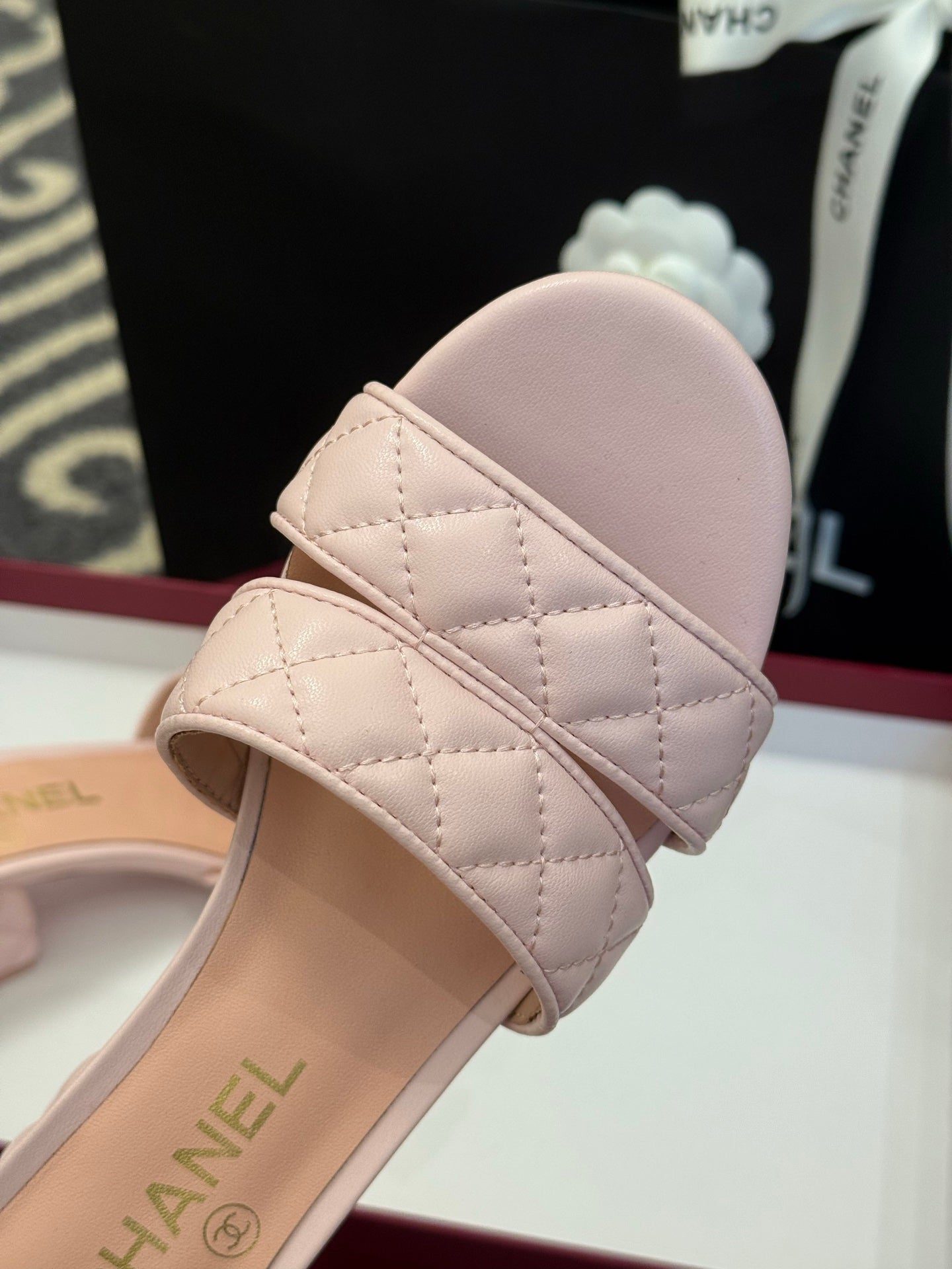CC 25SS Honey Slippers 5cm Pink Lambskin 319639