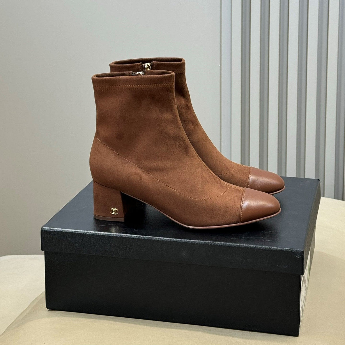 CC 26s Cap-Toe Ankle Boots 5.5cm Brown Suede 150313